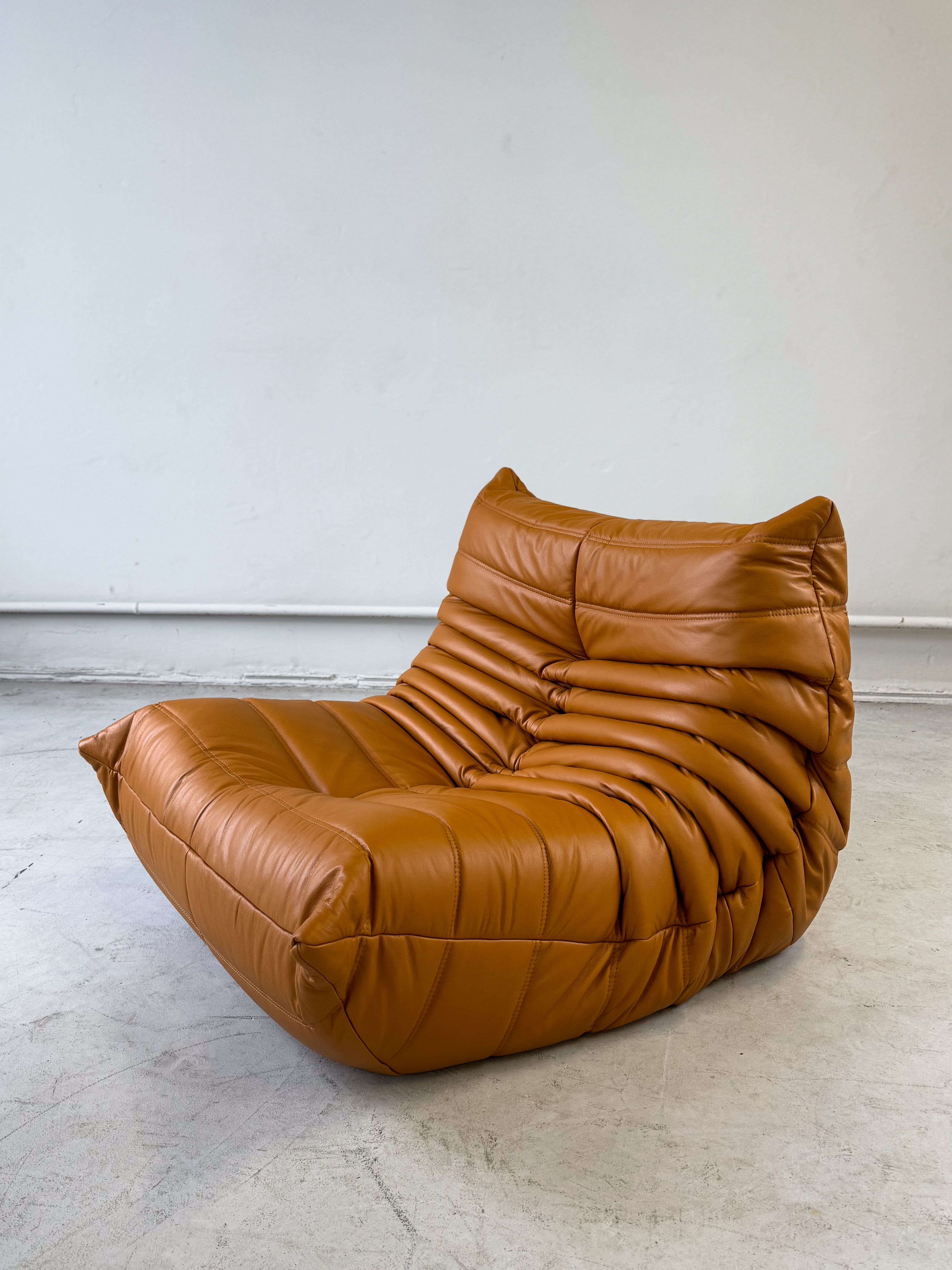 Togo Poltrona Pelle Lucida Cognac Chiaro