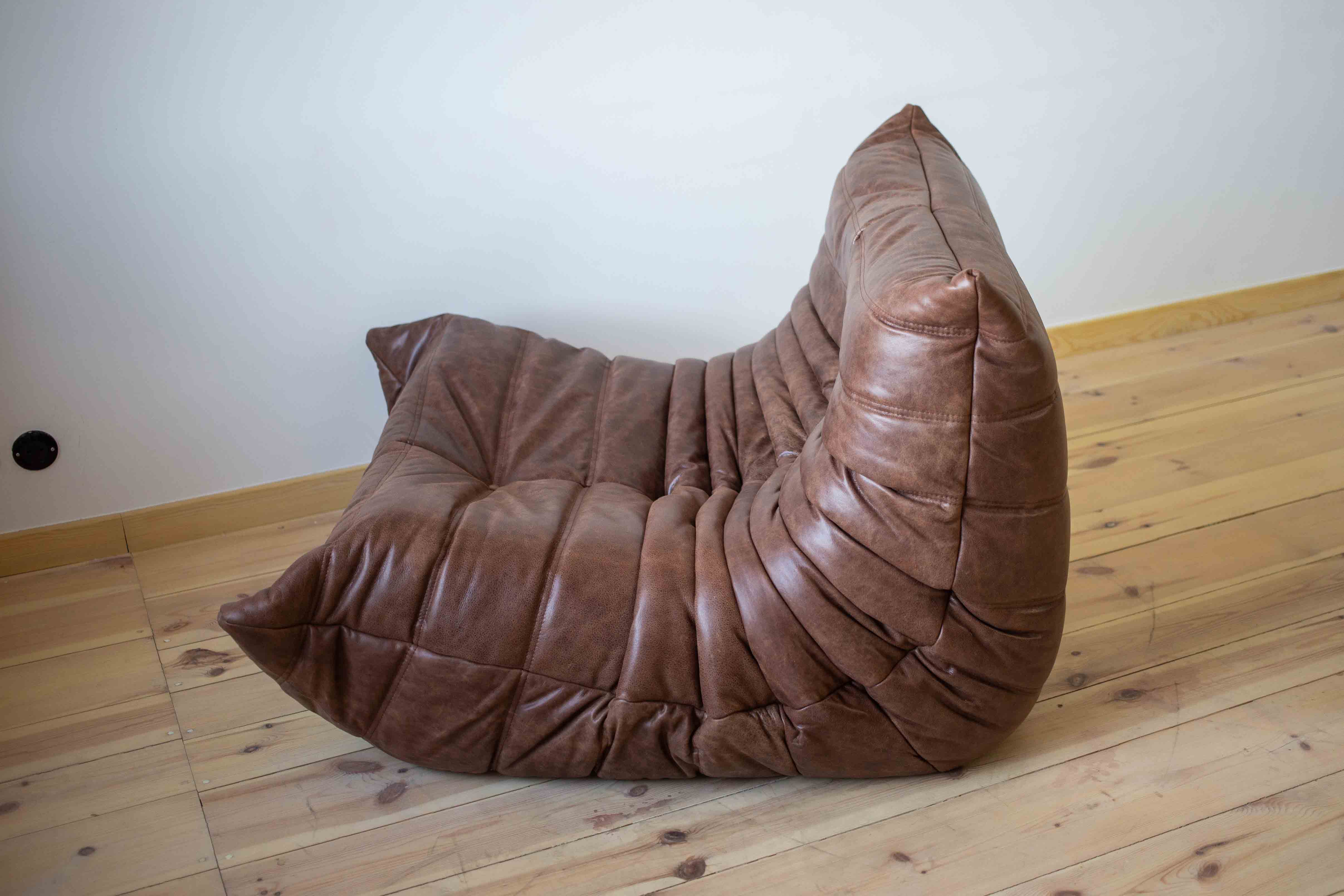 Togo Armchair Pull-Up Leather Walnut Brown