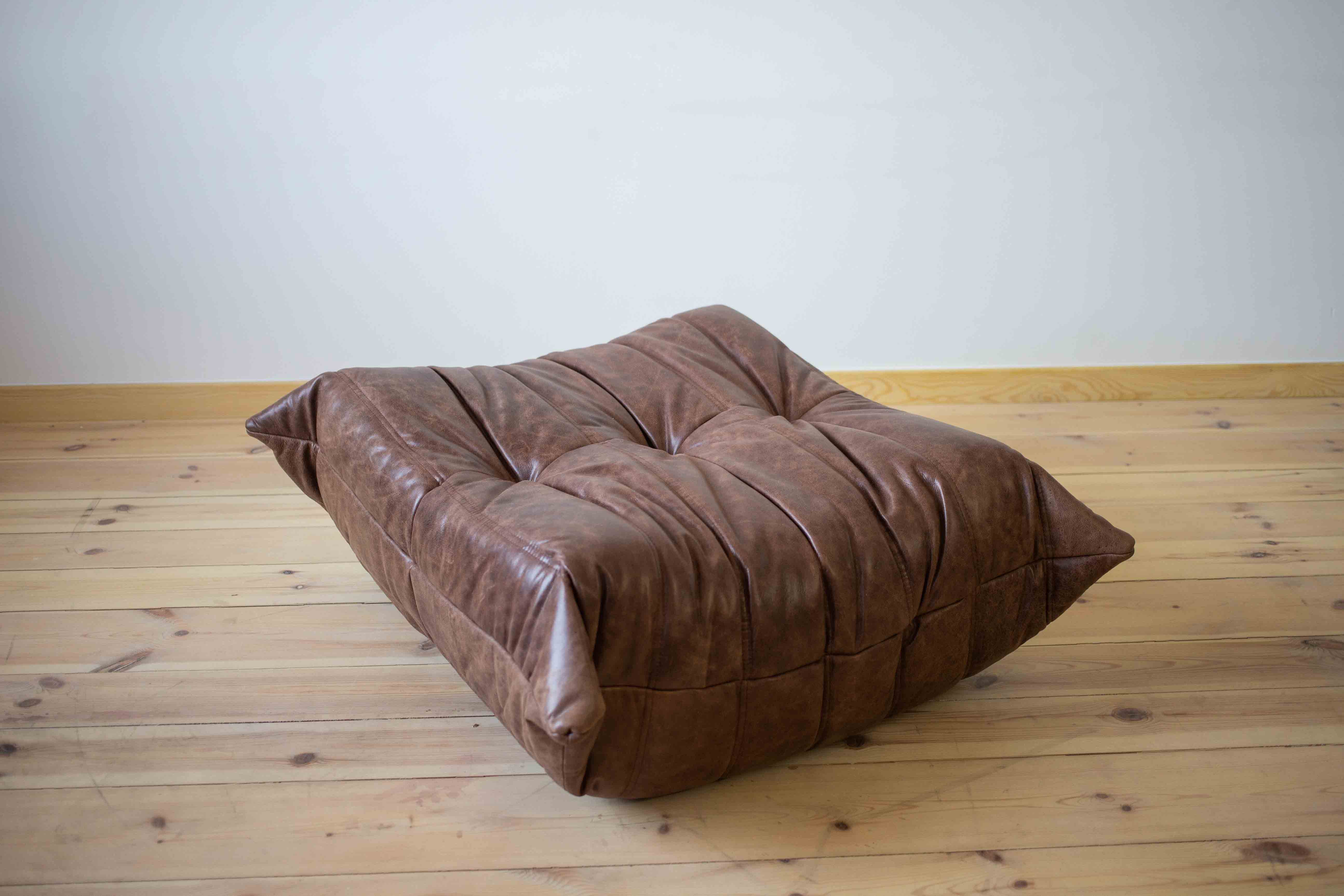 Togo Ottoman Pull-Up-Leder Braun