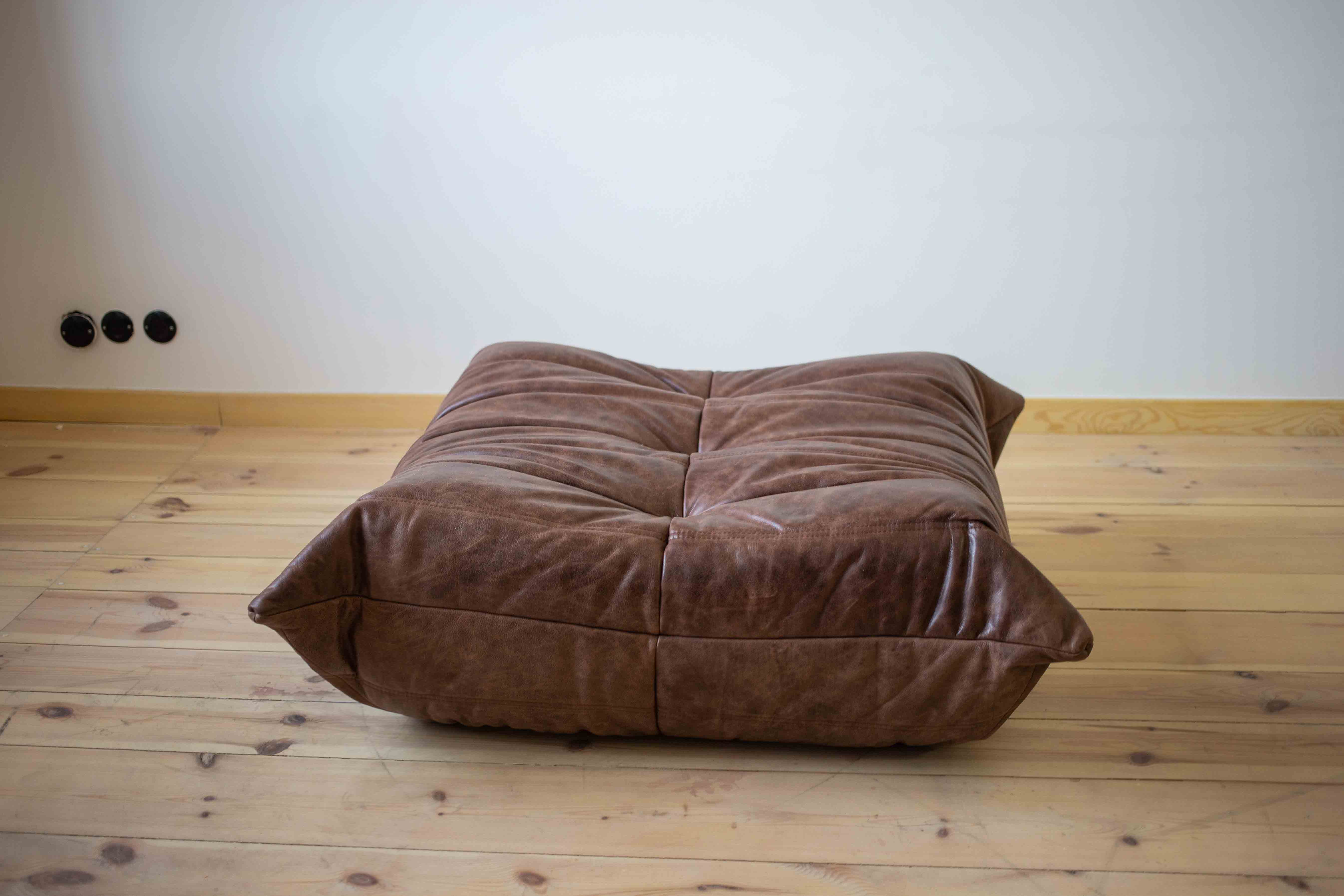 Togo Ottoman Pull-Up-Leder Braun