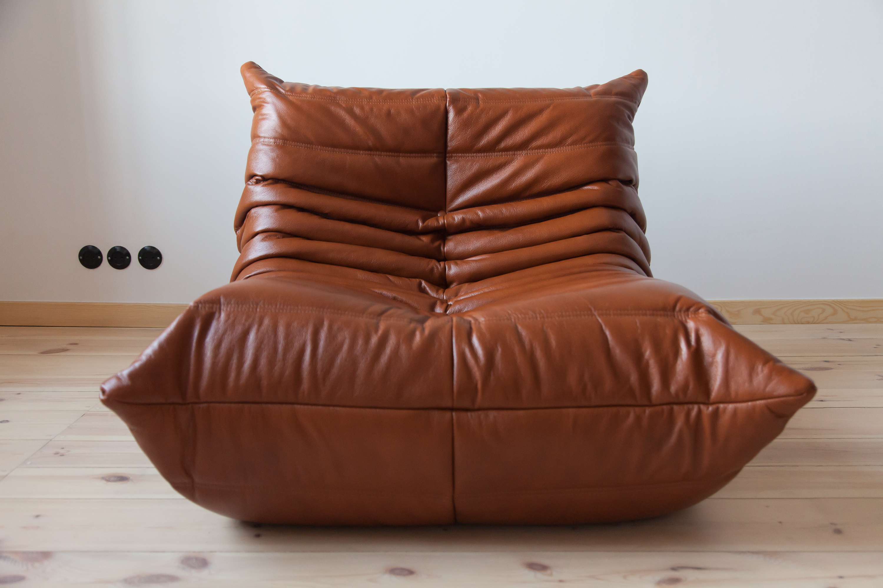 Togo armchair High-gloss leather Whiskey brown