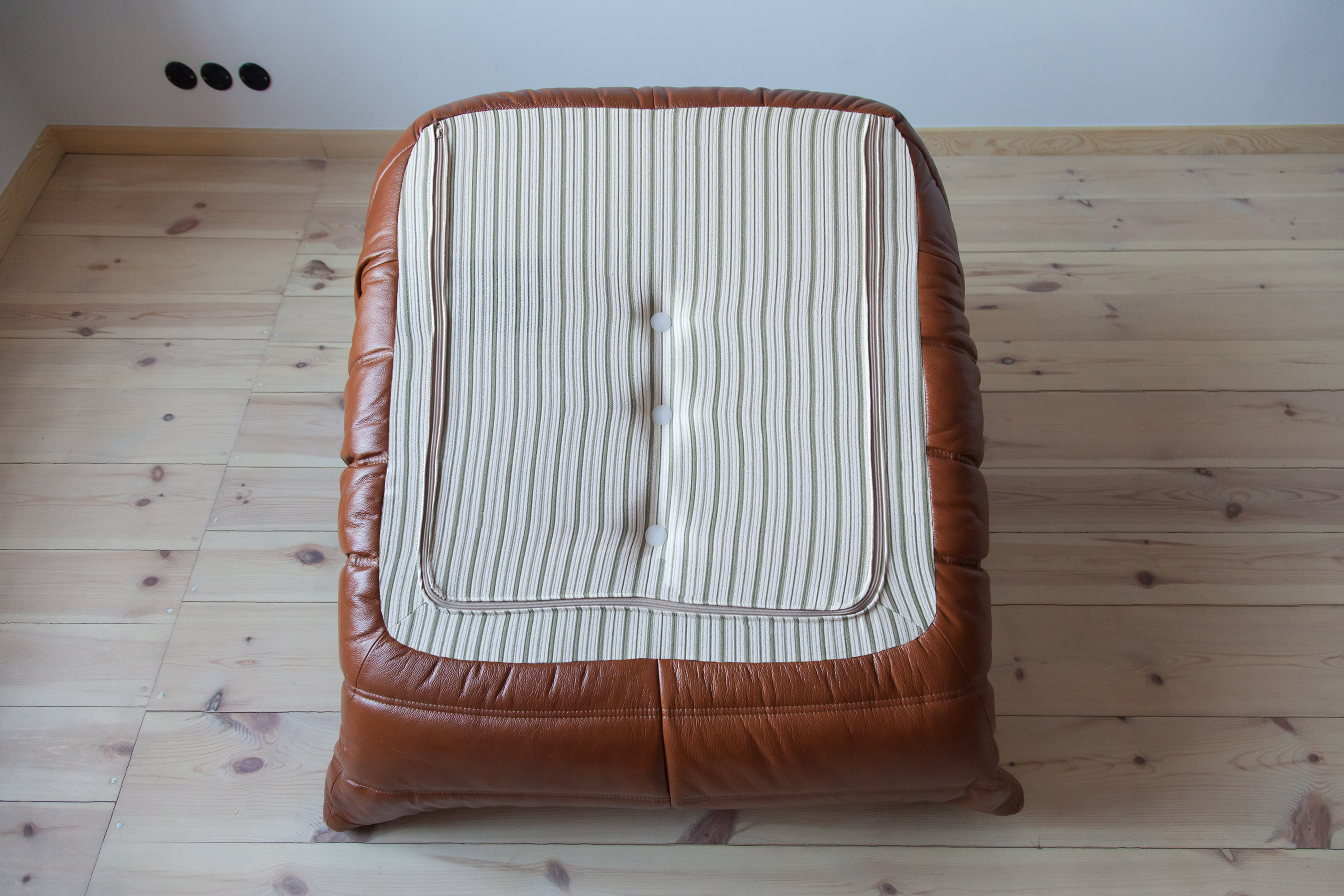 Togo armchair High-gloss leather Whiskey brown