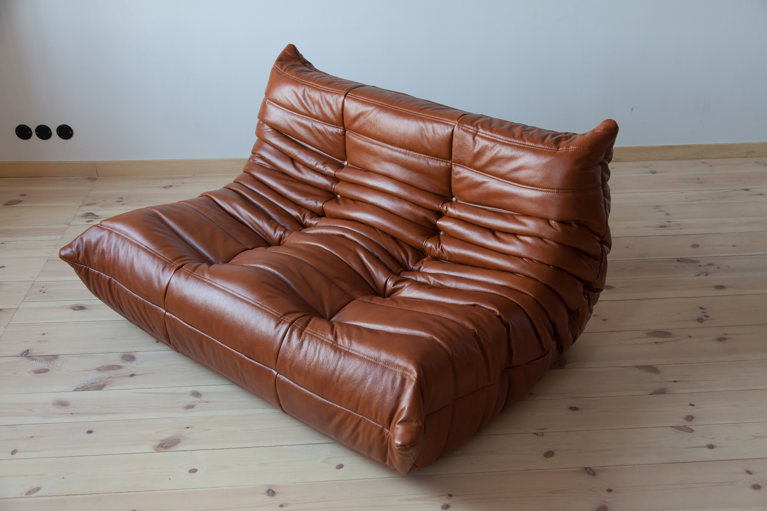 Divano Togo 2 posti pelle lucida marrone whisky