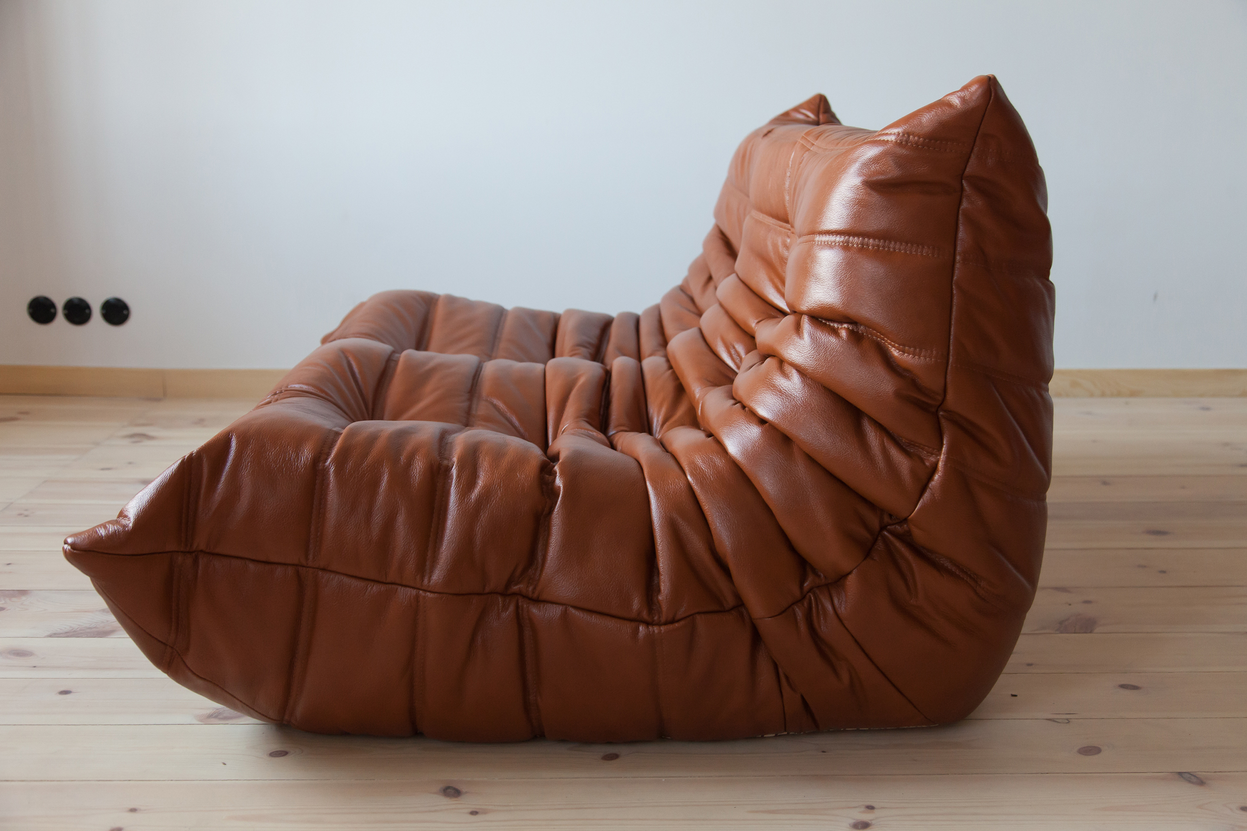 Togo Sofa 2-seater High-gloss leather whisky brown