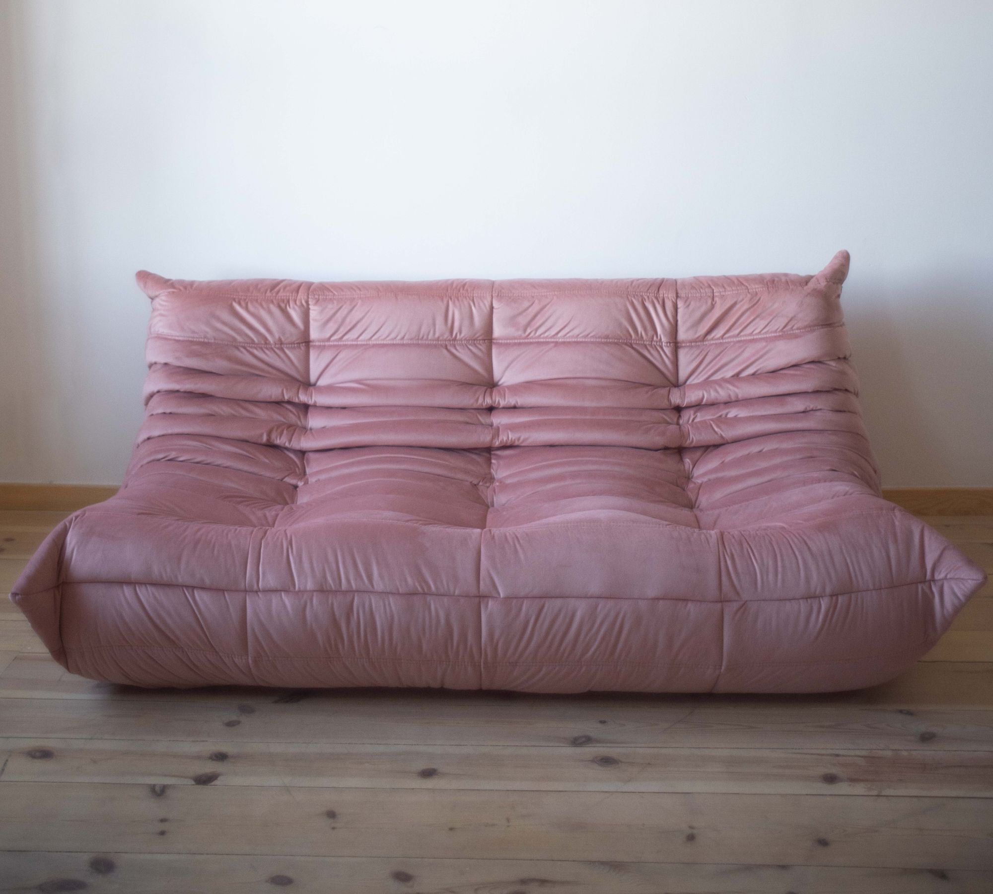 Togo Sofa 3-seater velvet pearl pink