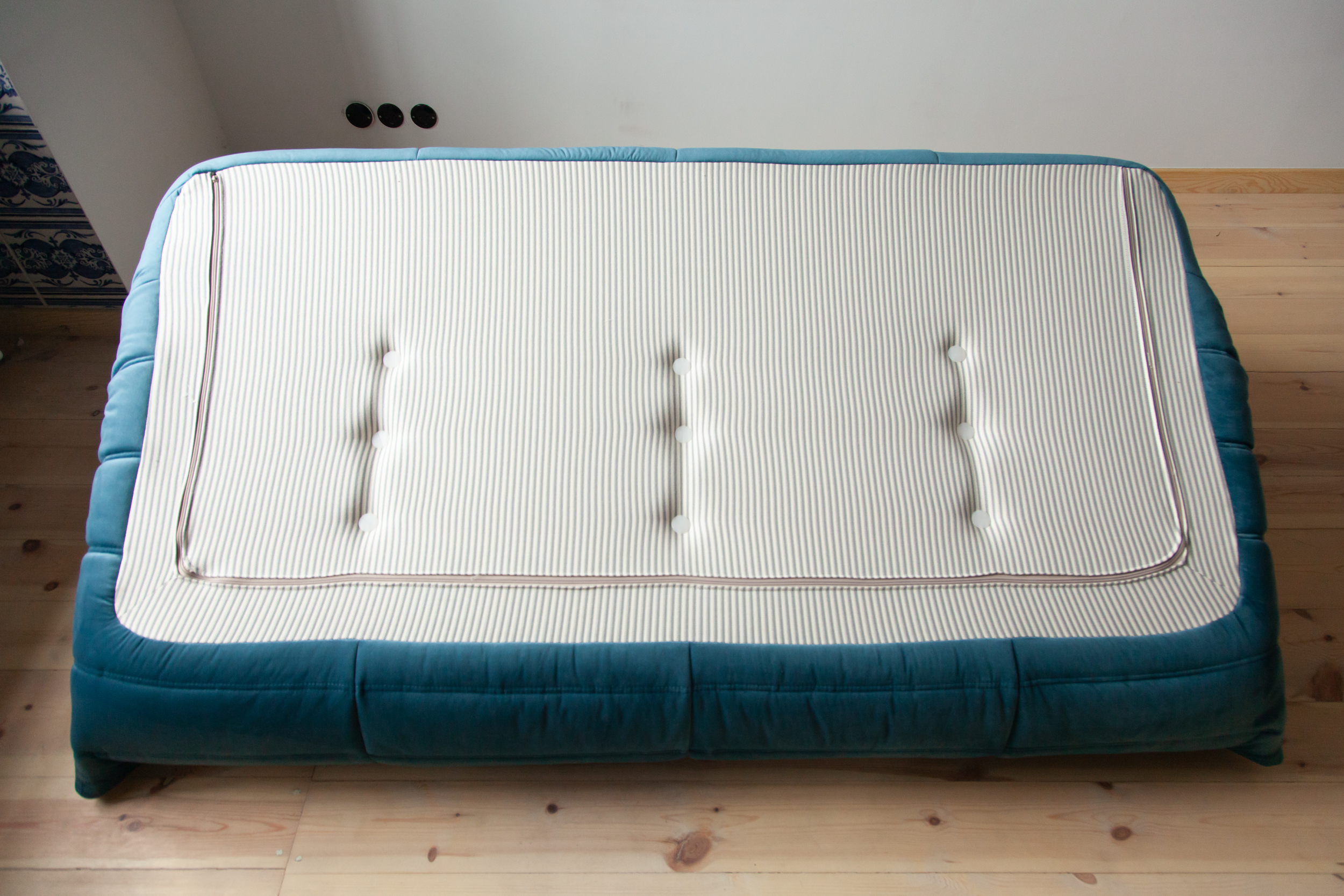 Togo Sofa 3-seater velvet sea blue