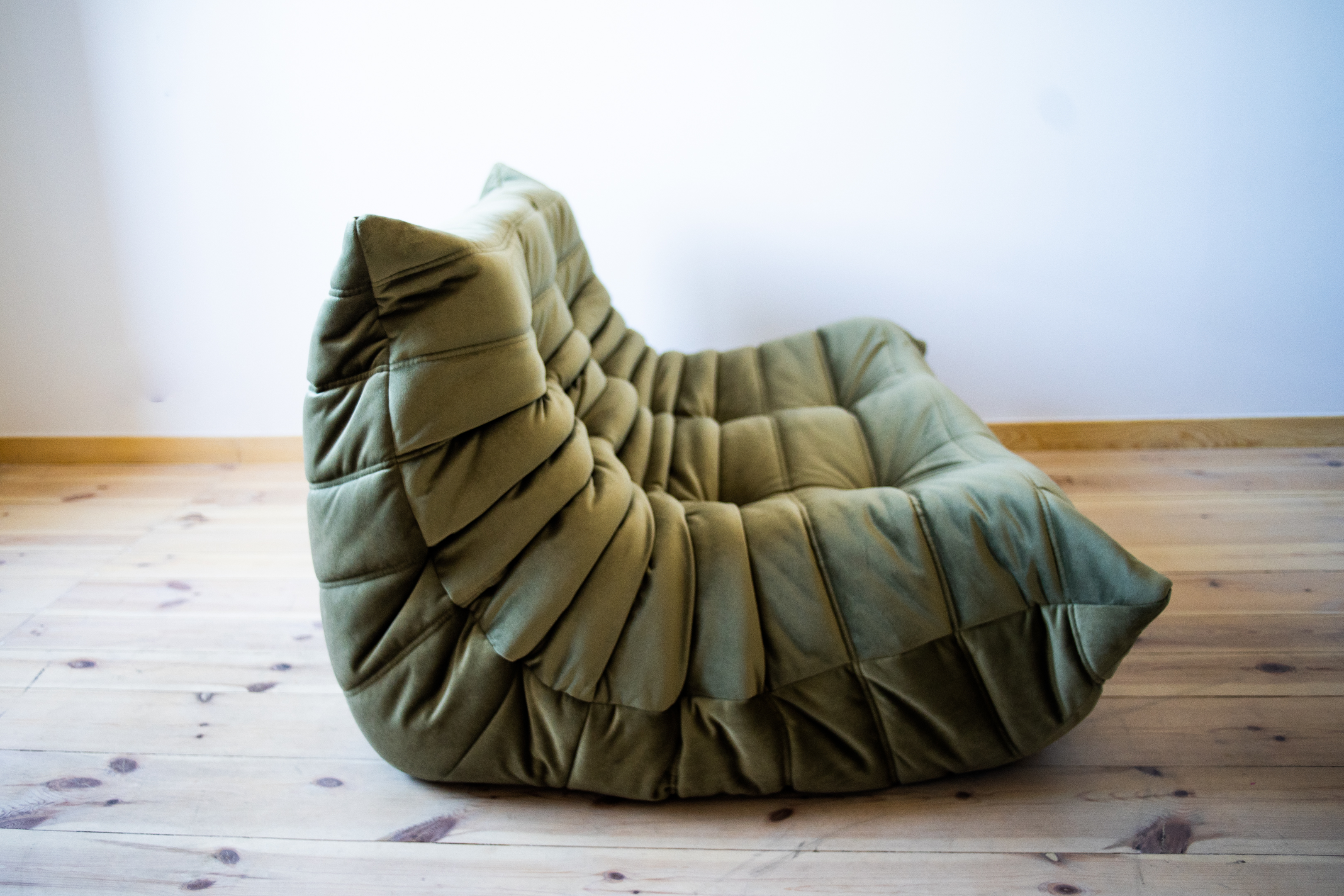Togo Sofa 2-seater velvet khaki green