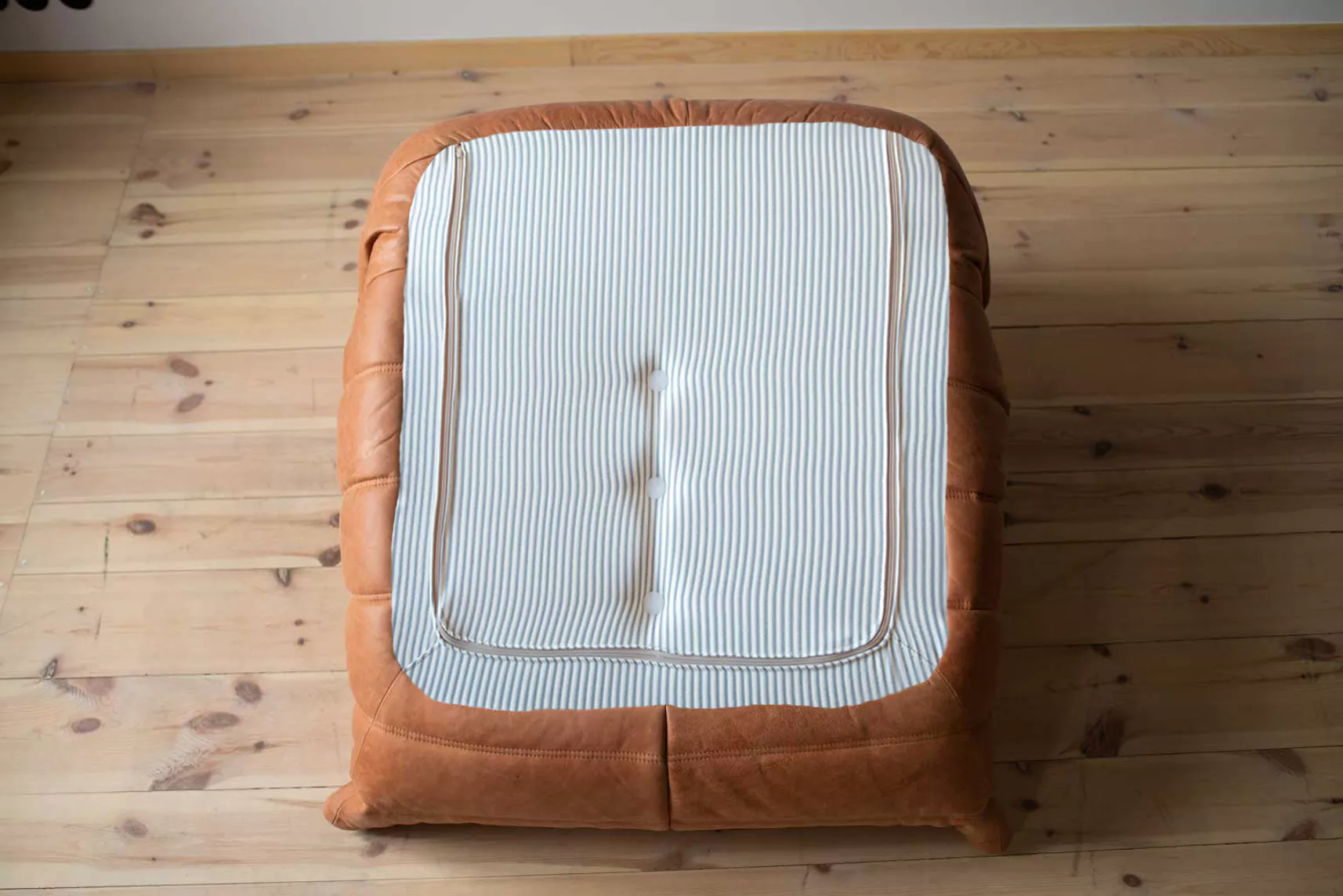 Togo Sessel Pull-Up-Leder Pfirsichbraun + Tabakbraun