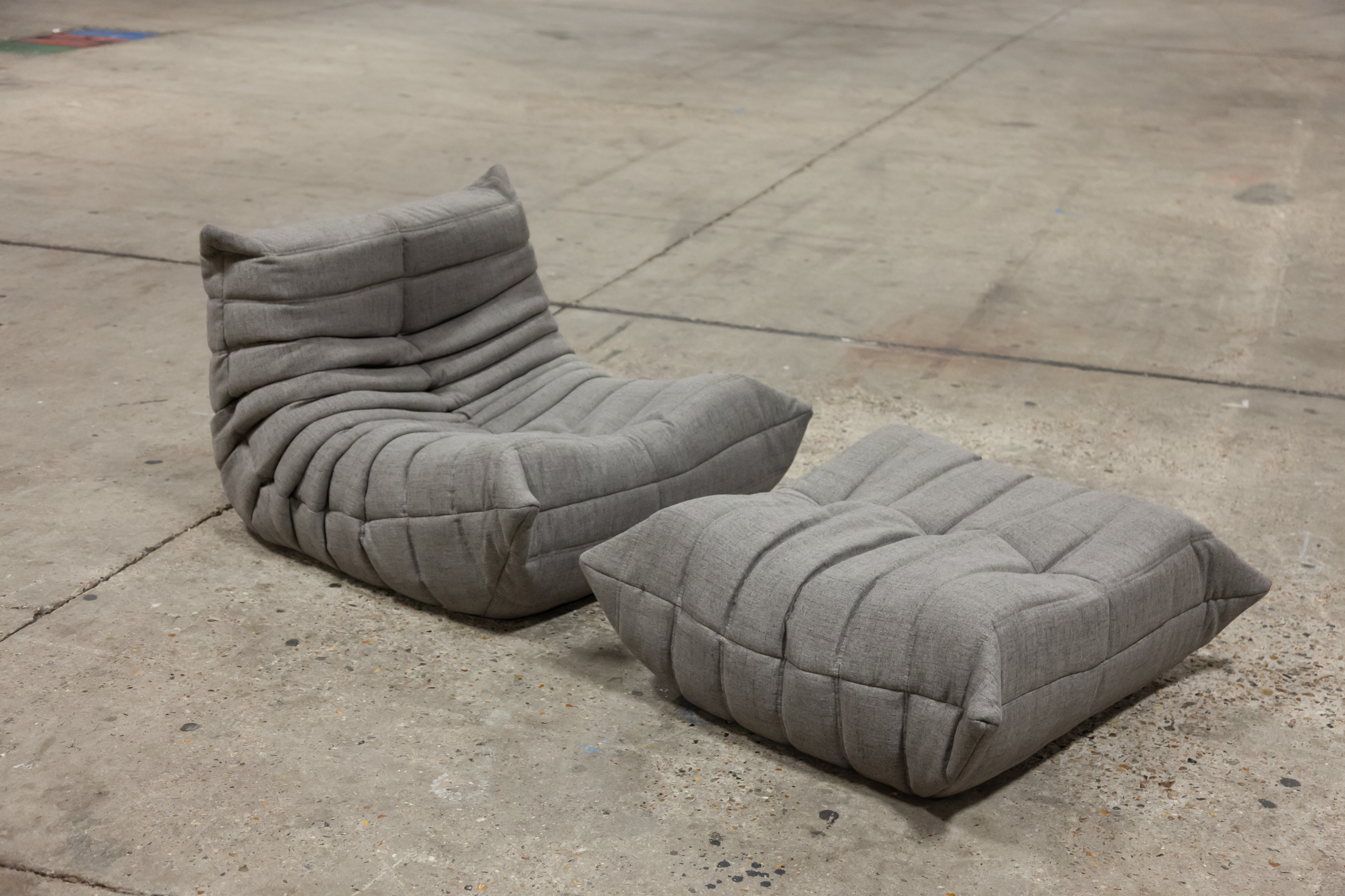 Togo Poltrona e Pouf Set Tessuto Grigio Caldo