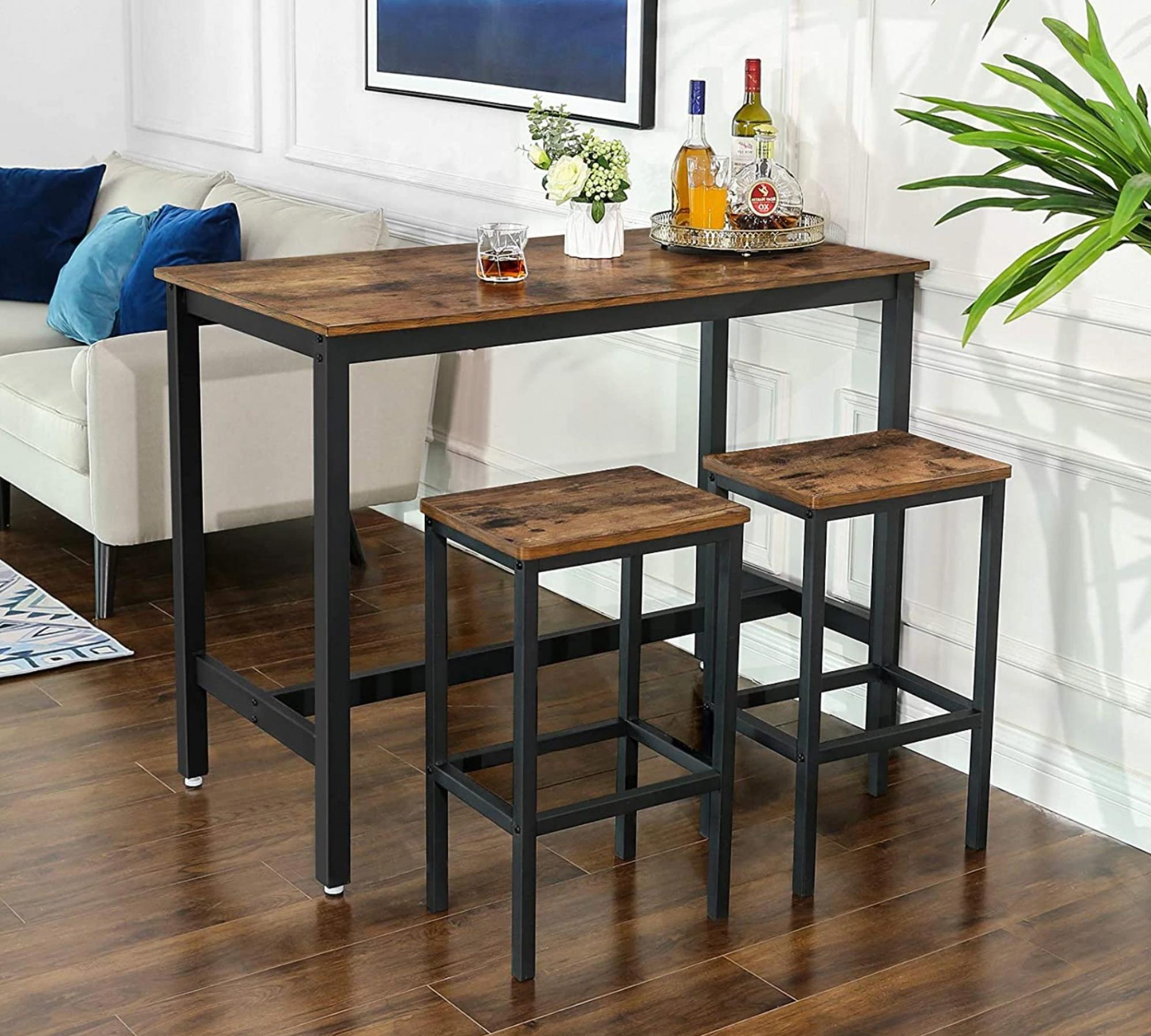 2x Bar stools in rustic look with black legs