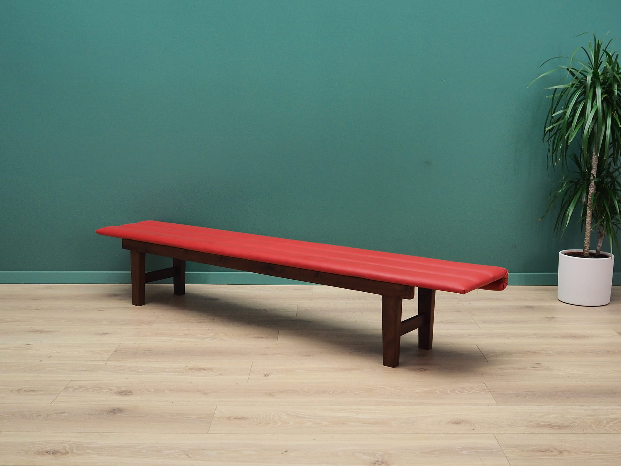 Vintage Bank Teakwood Synthetic Leather Red 1990s