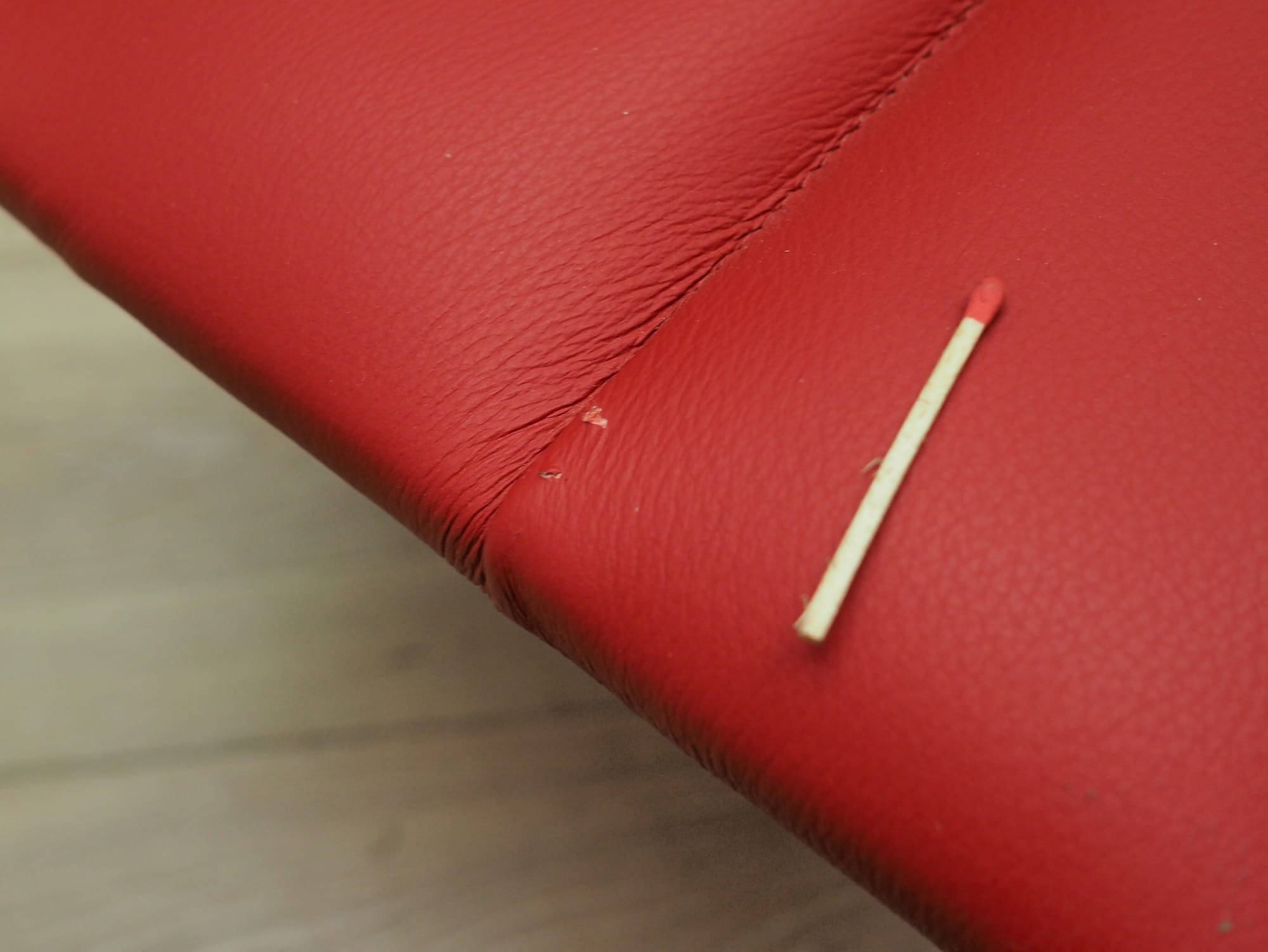 Vintage Bank Teakwood Synthetic Leather Red 1990s