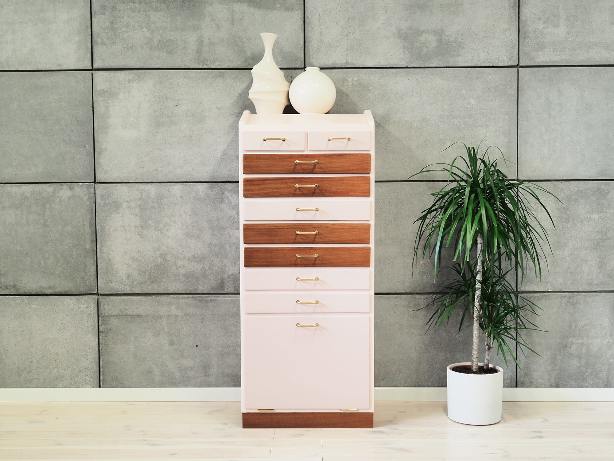 Vintage dresser Teak wood Light pink 1970s