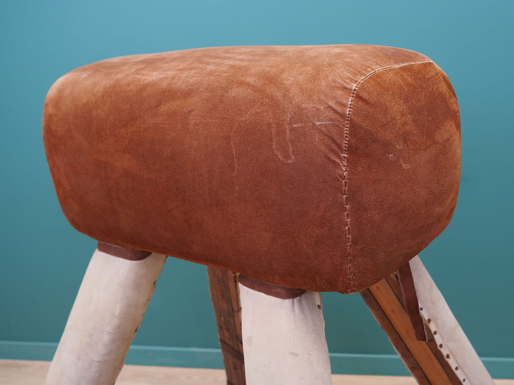 Vintage Turnpferd Braun Leder Holz 100x84x80 cm 1980er Jahre