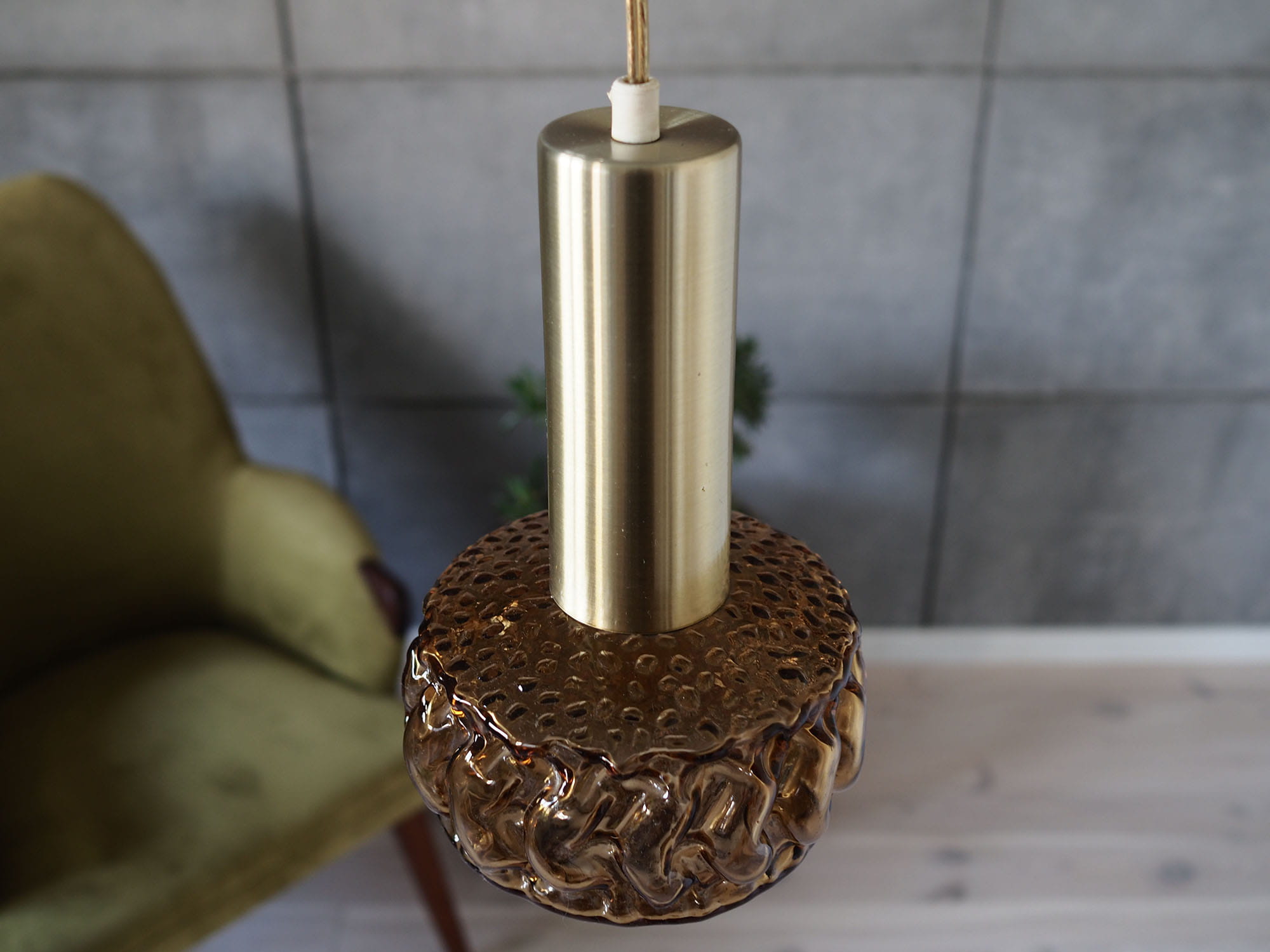 Lampada a sospensione vintage in vetro e metallo, anni '70