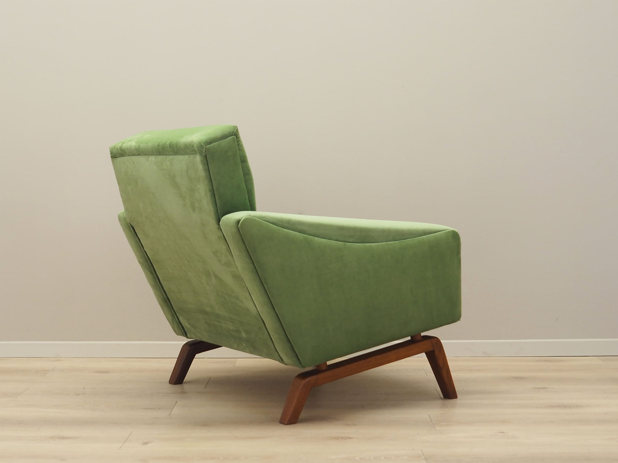 Vintage armchair velvet wood green 1970s
