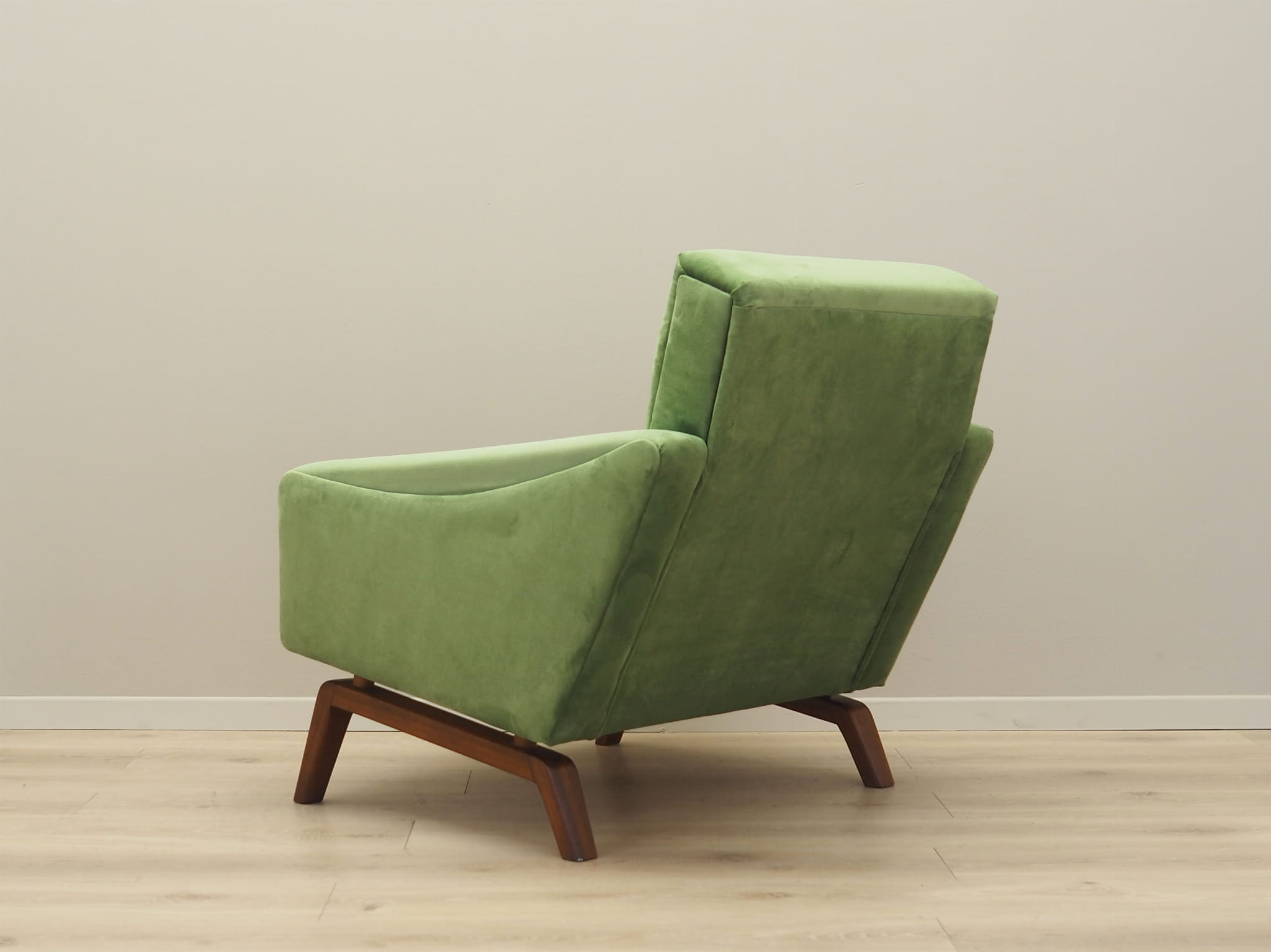 Vintage armchair velvet wood green 1970s