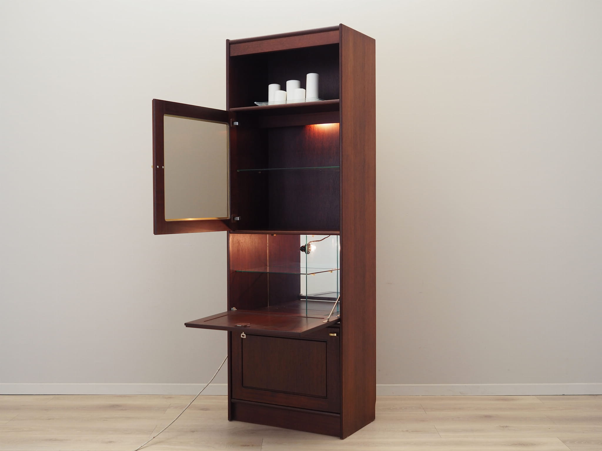 Mahogany Vitrine 1970 Jahre