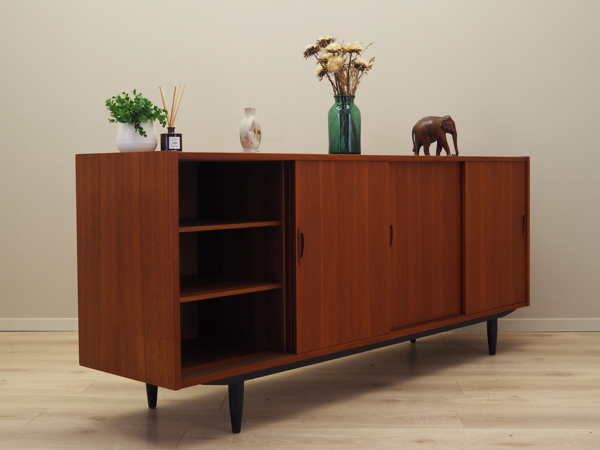 Vintage Sideboard Teakholz Braun 1970er Jahre