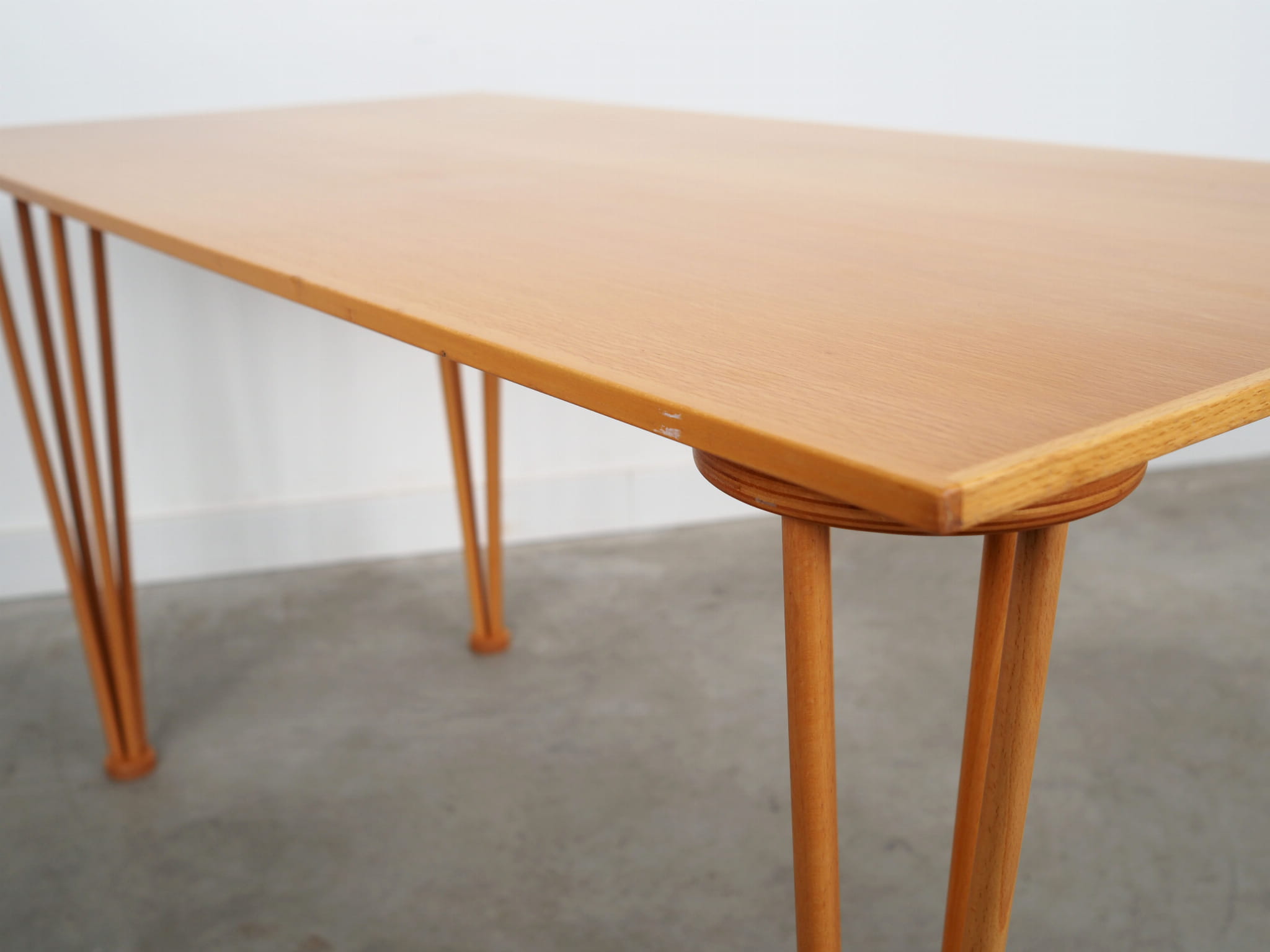 Tavolo vintage legno beige anni '70 