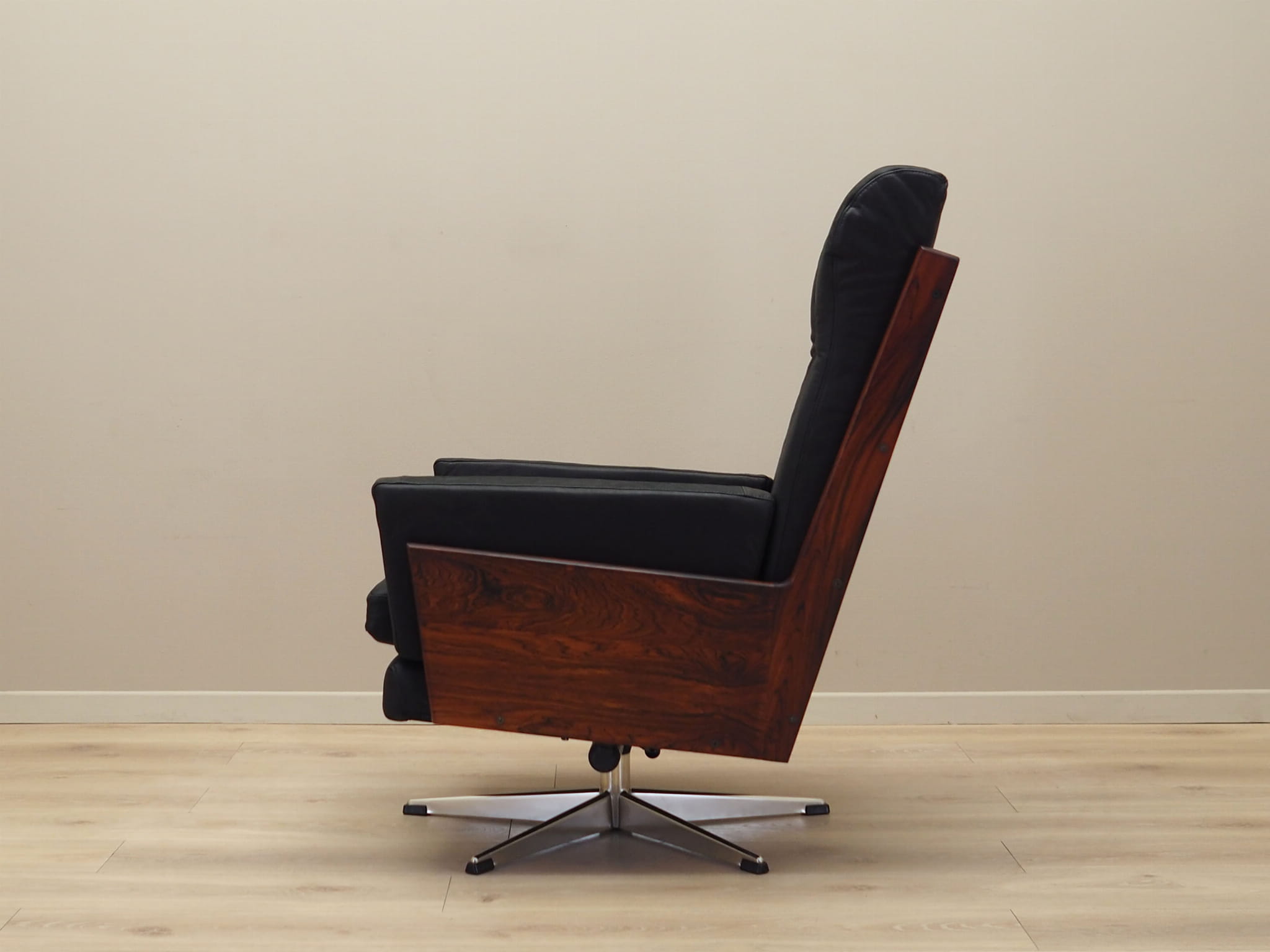 Poltrona da ufficio vintage pelle legno nero anni '70
