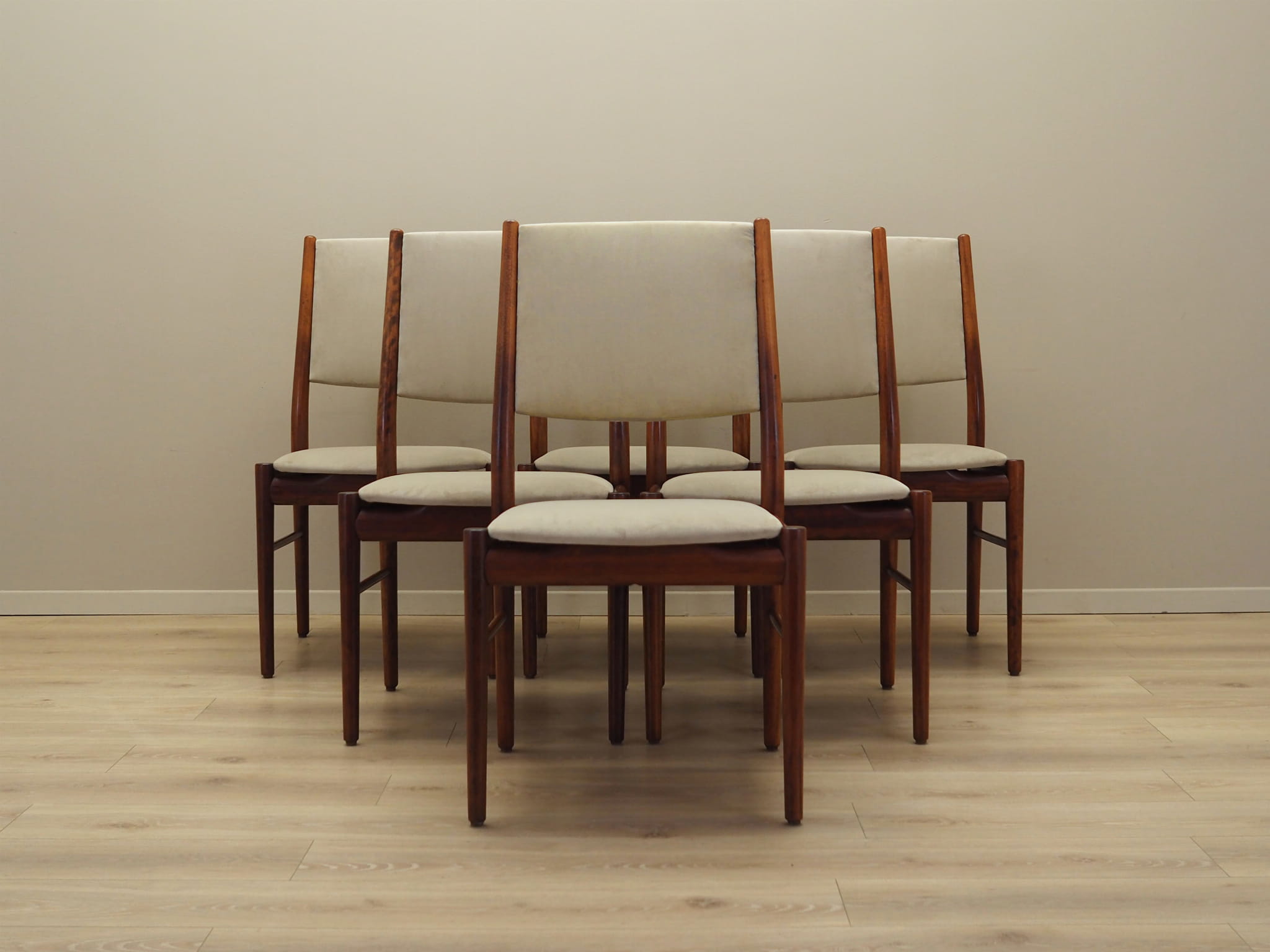 Sechser-Set Mahogany Stühle 1970 Jahre