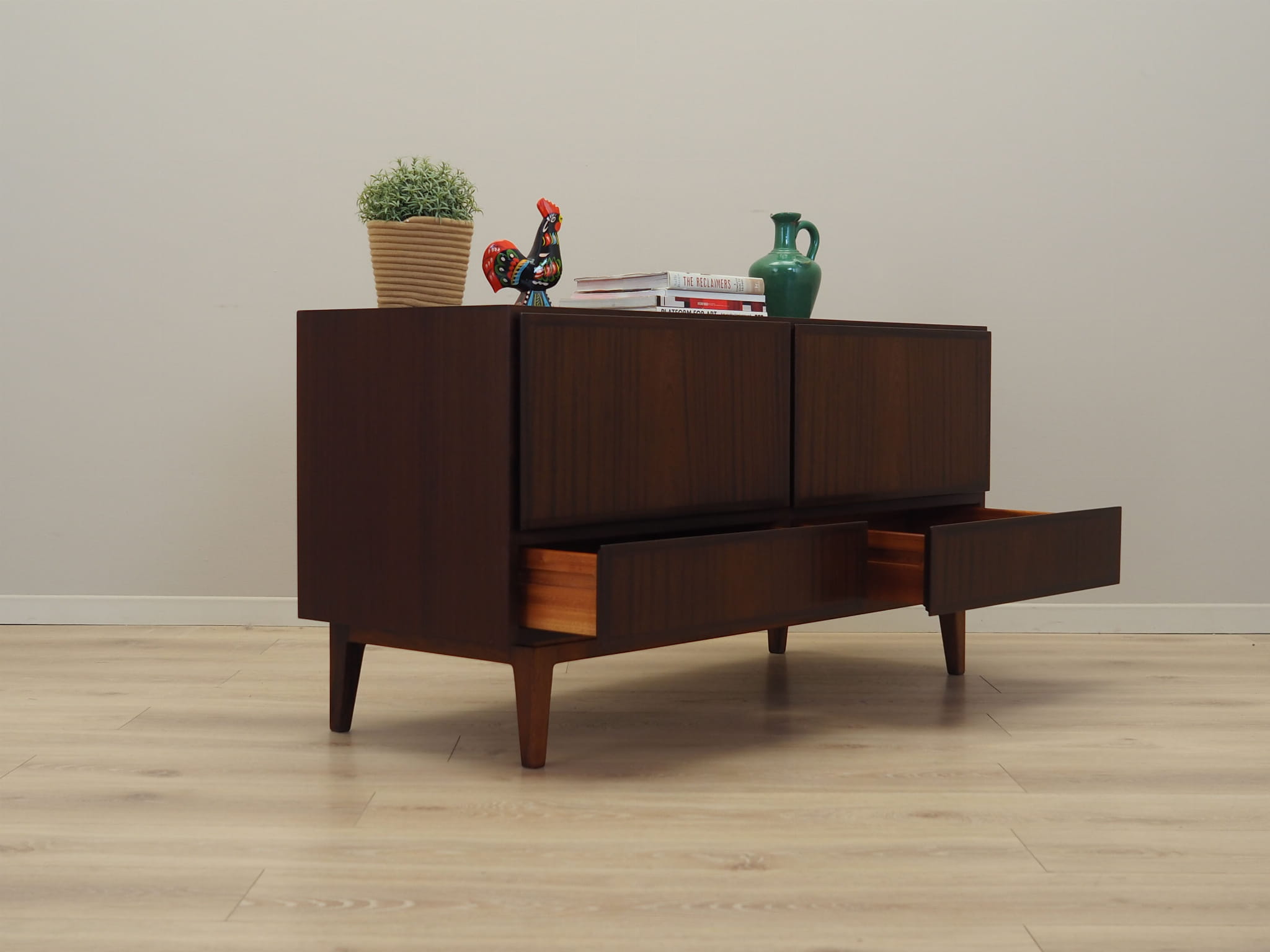 Vintage dresser mahogany brown 1970s