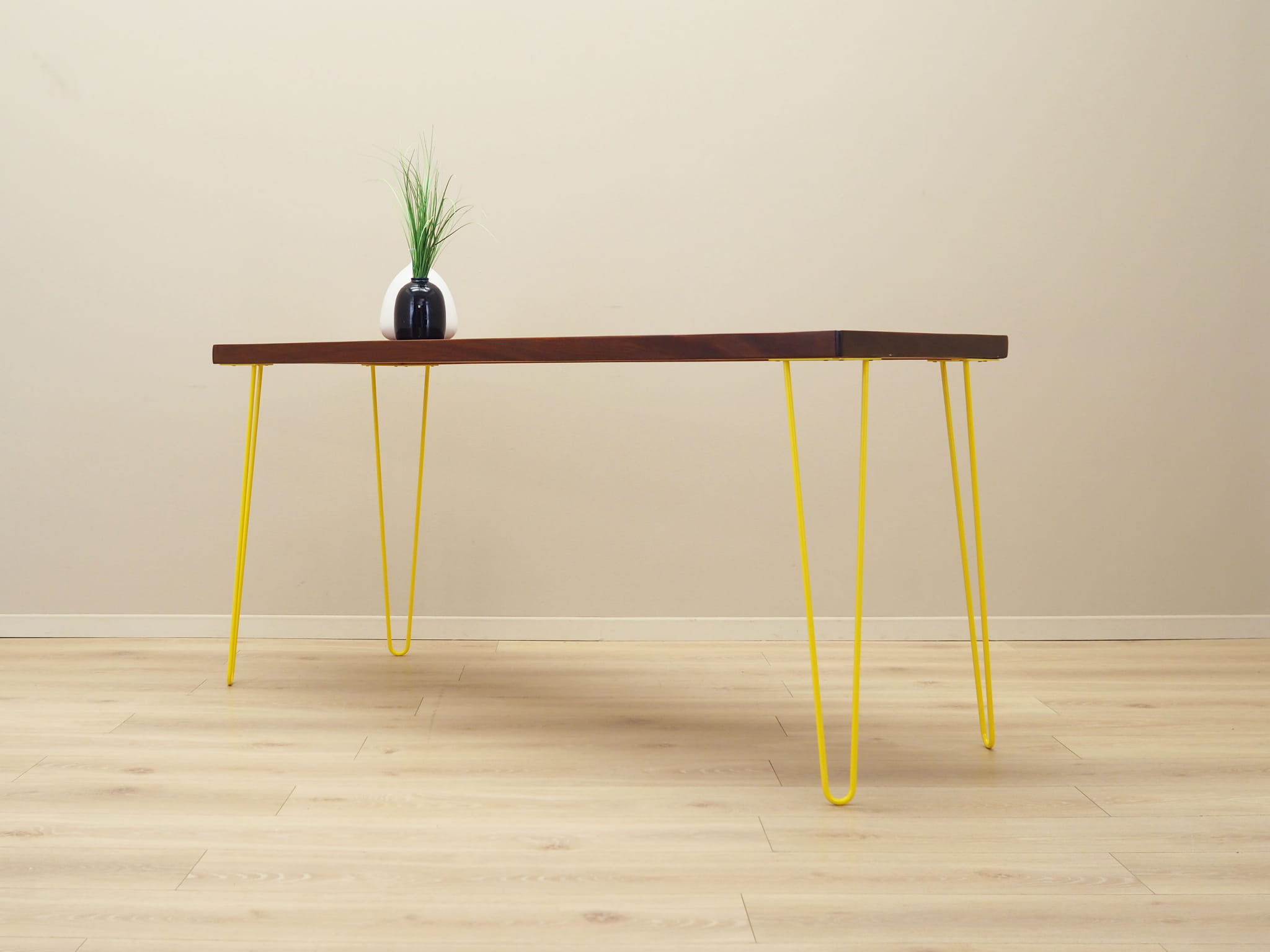 Scrivania in legno multicolore anni '70
