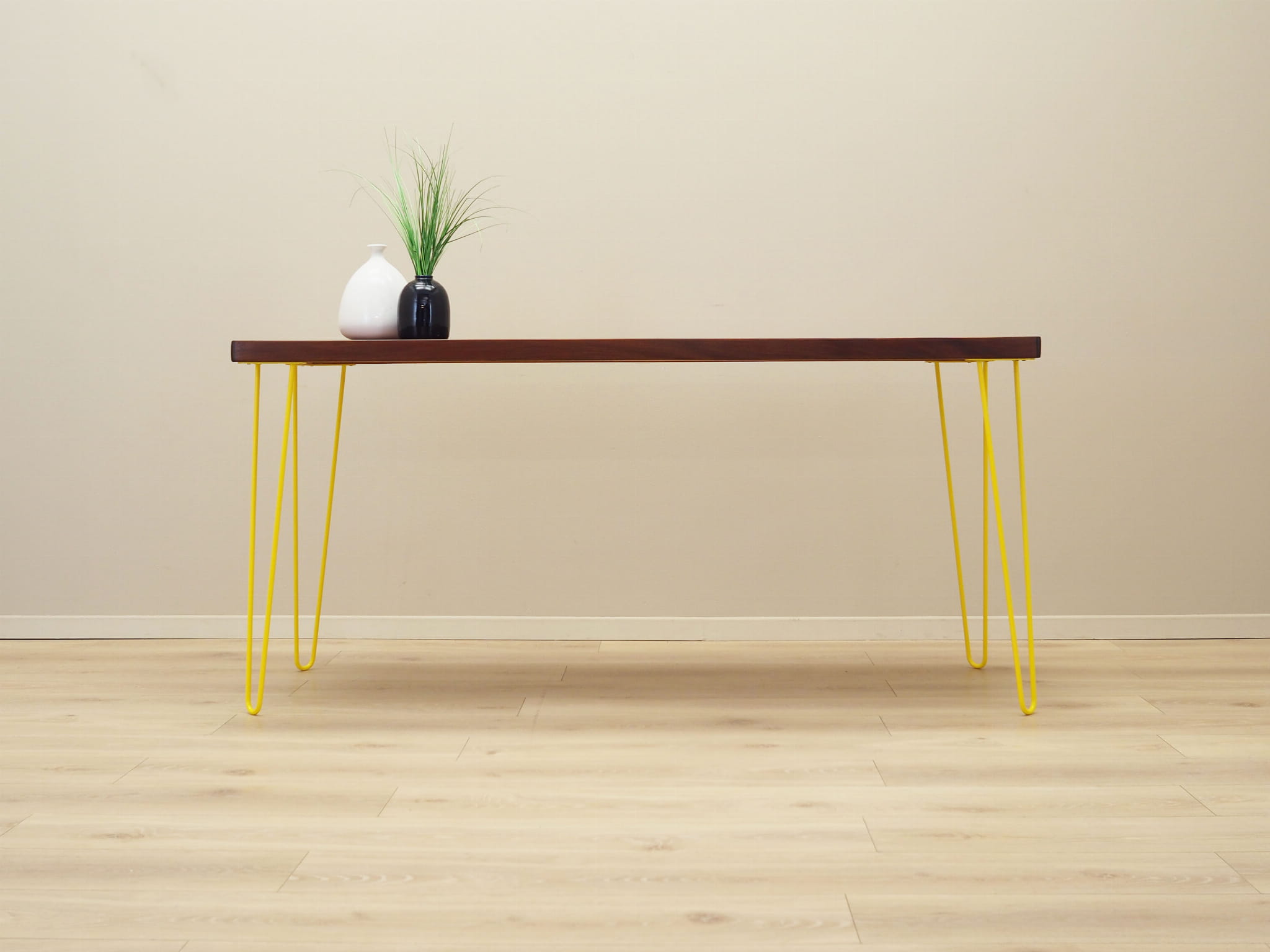 Scrivania in legno multicolore anni '70