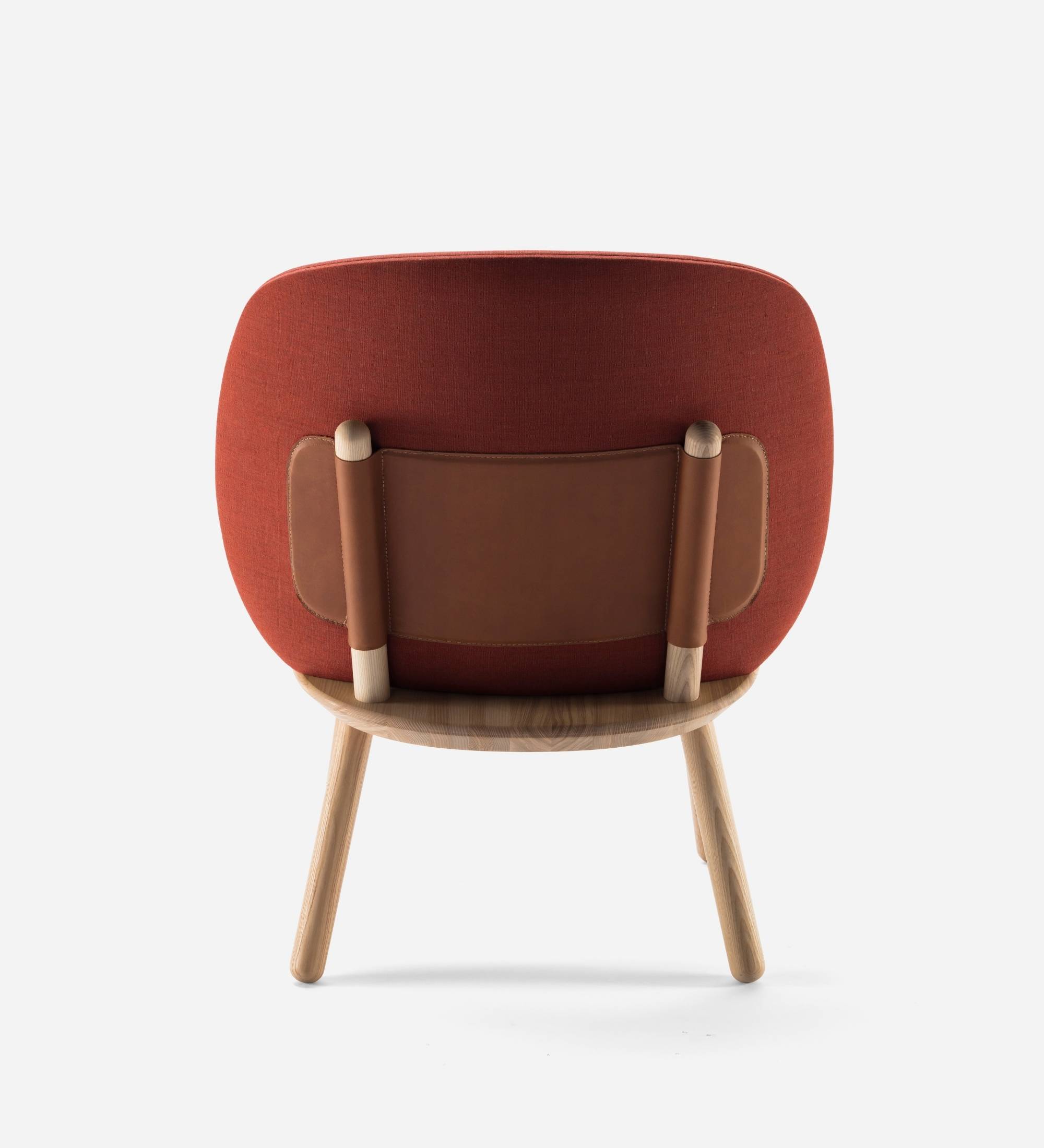 Naïve Lounge Chair Ash Wood Fabric Cognac