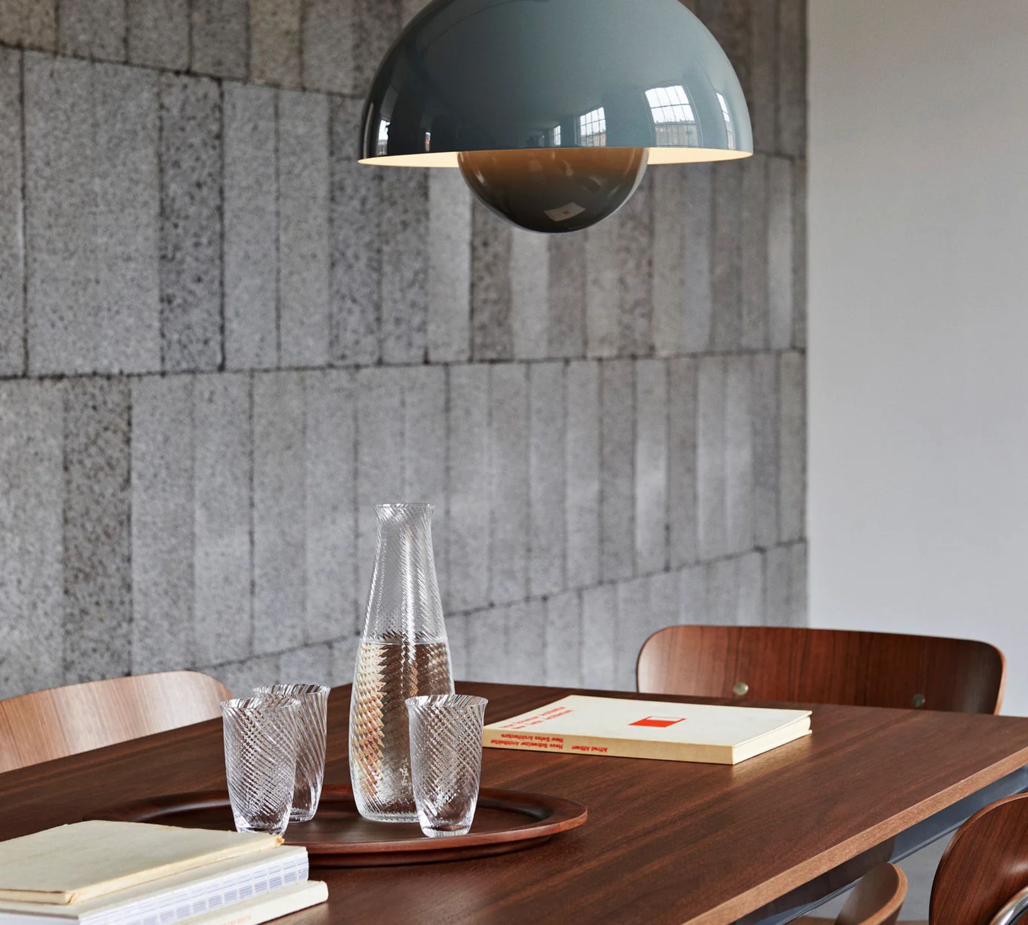 Drip HW59 Table Laminate Aluminum White