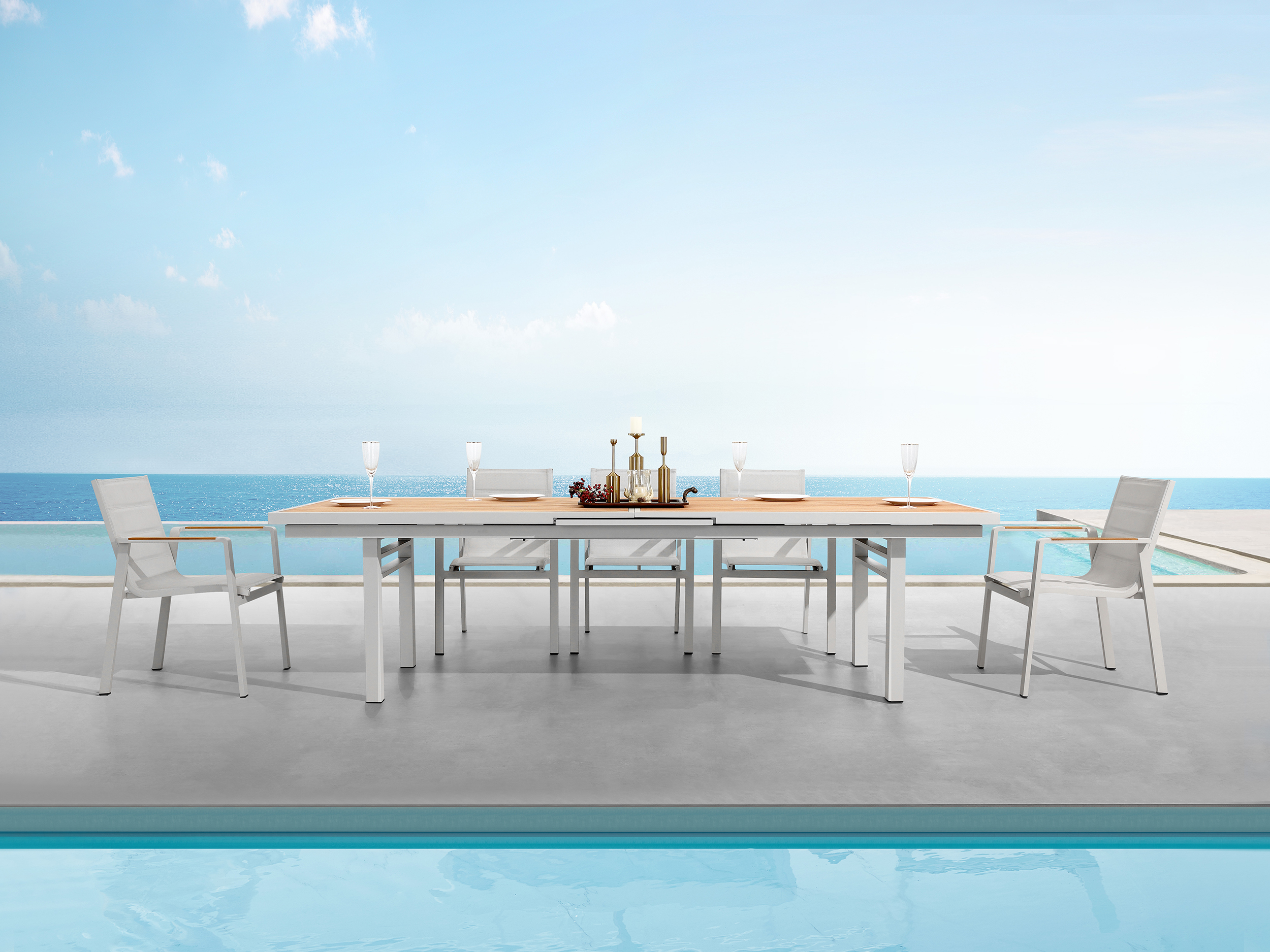 Nofi 2.0 Extendable Garden Table Metal Wood Cream