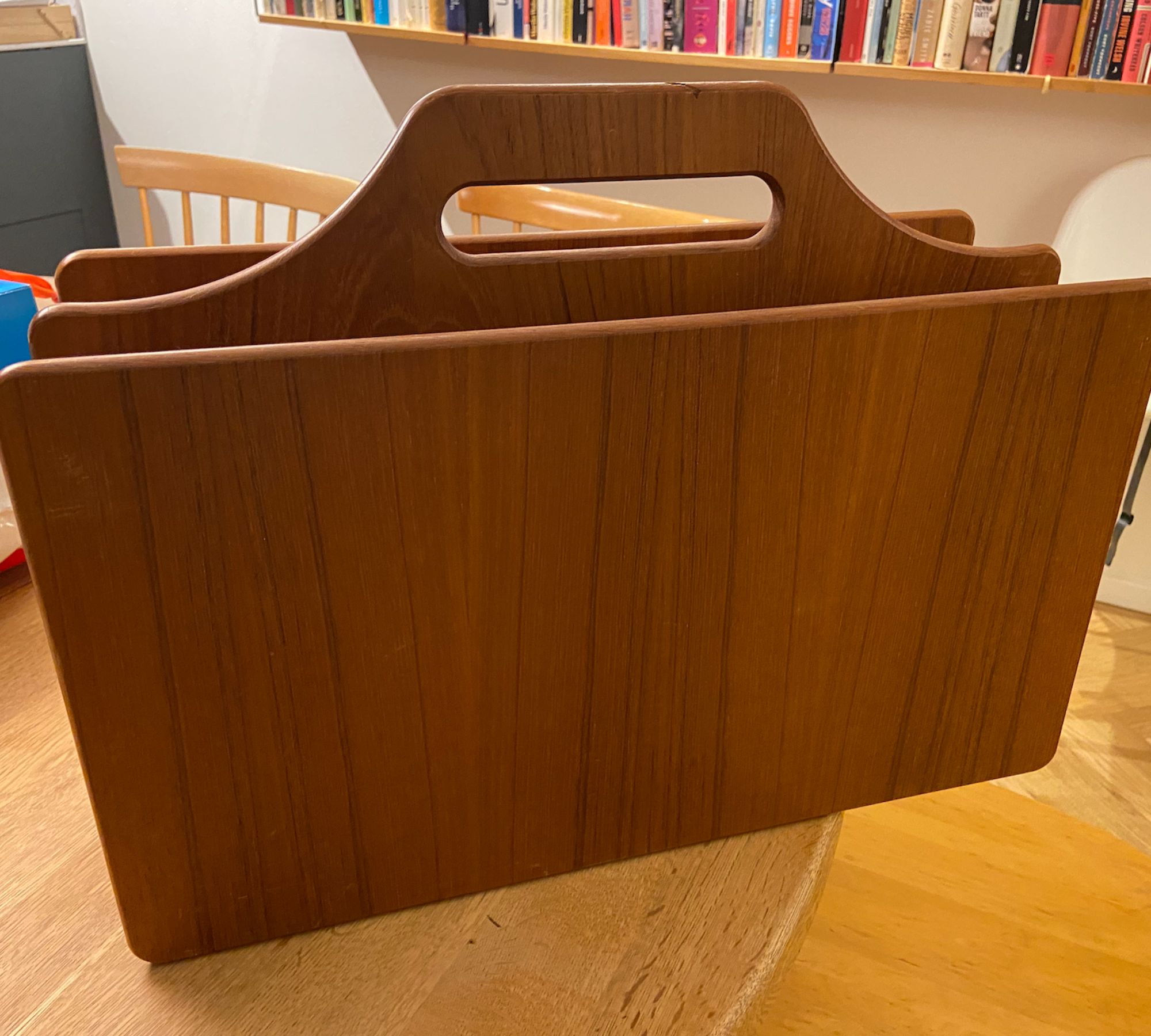 Mid-Century Zeitungsständer aus Holz