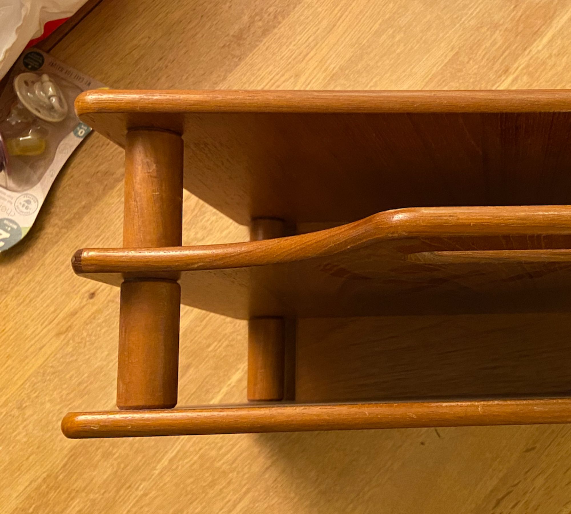 Mid-Century Zeitungsständer aus Holz