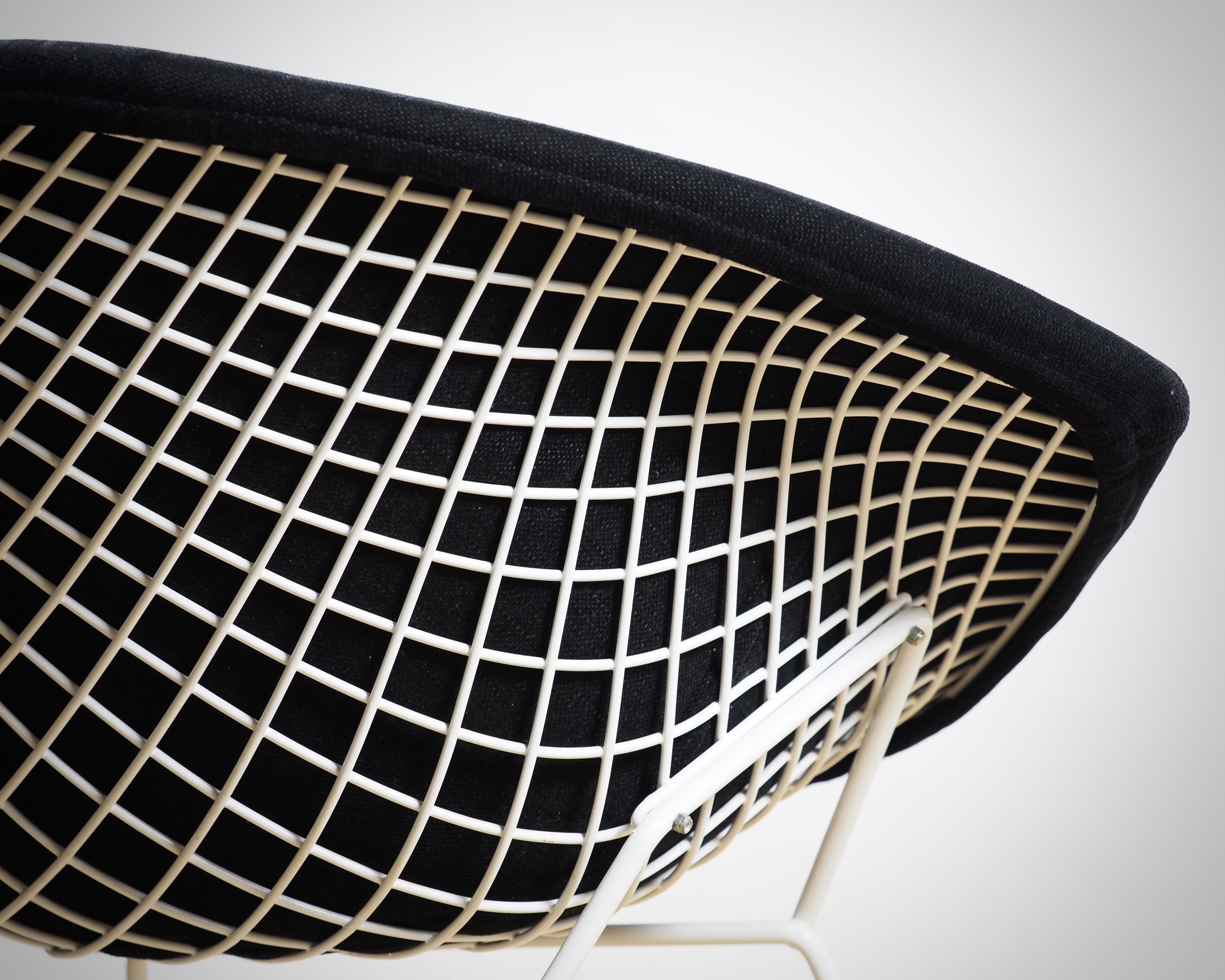 Bertoia Diamond Chair Steel in Full Upholstery
