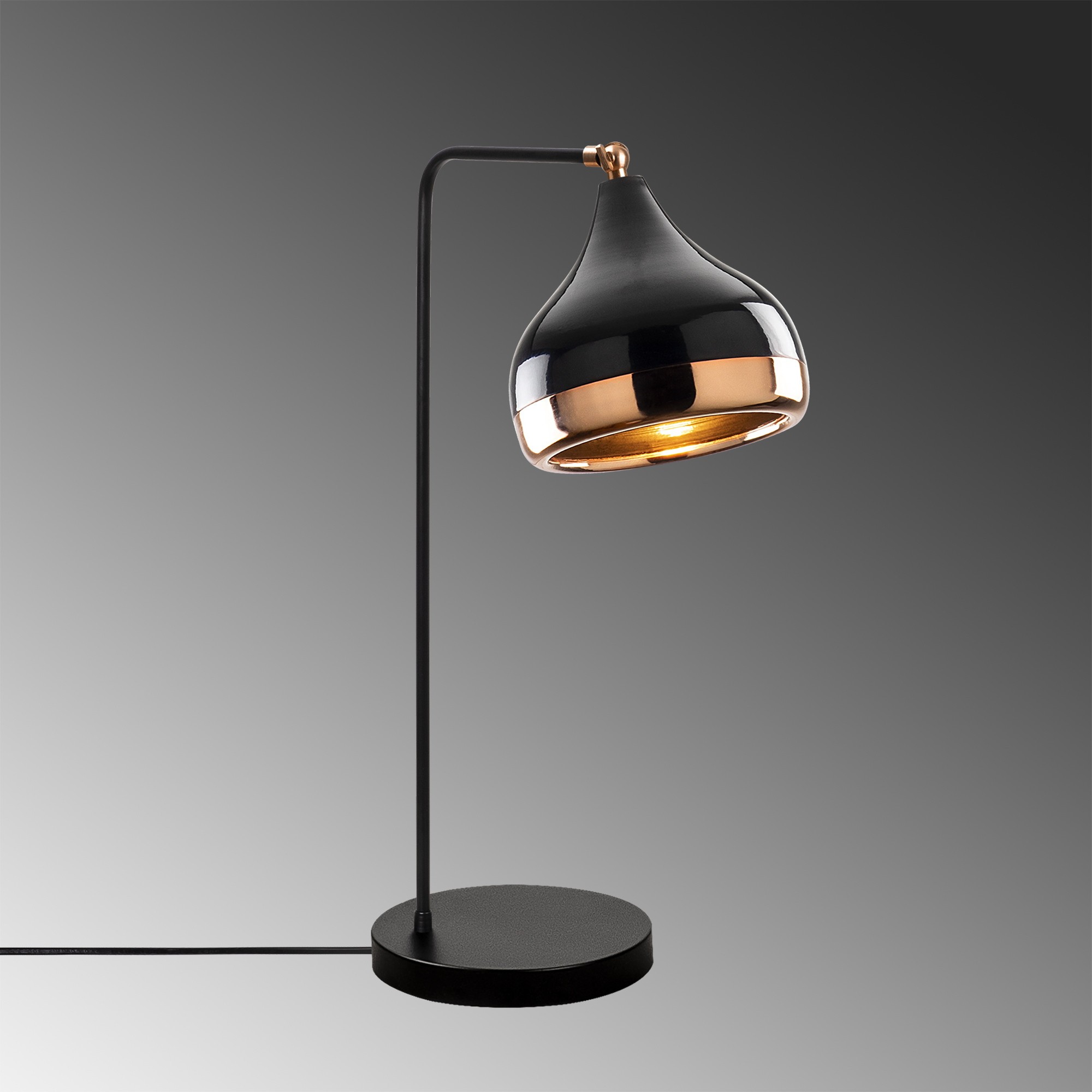 Table lamp made of metal, copper-colored
