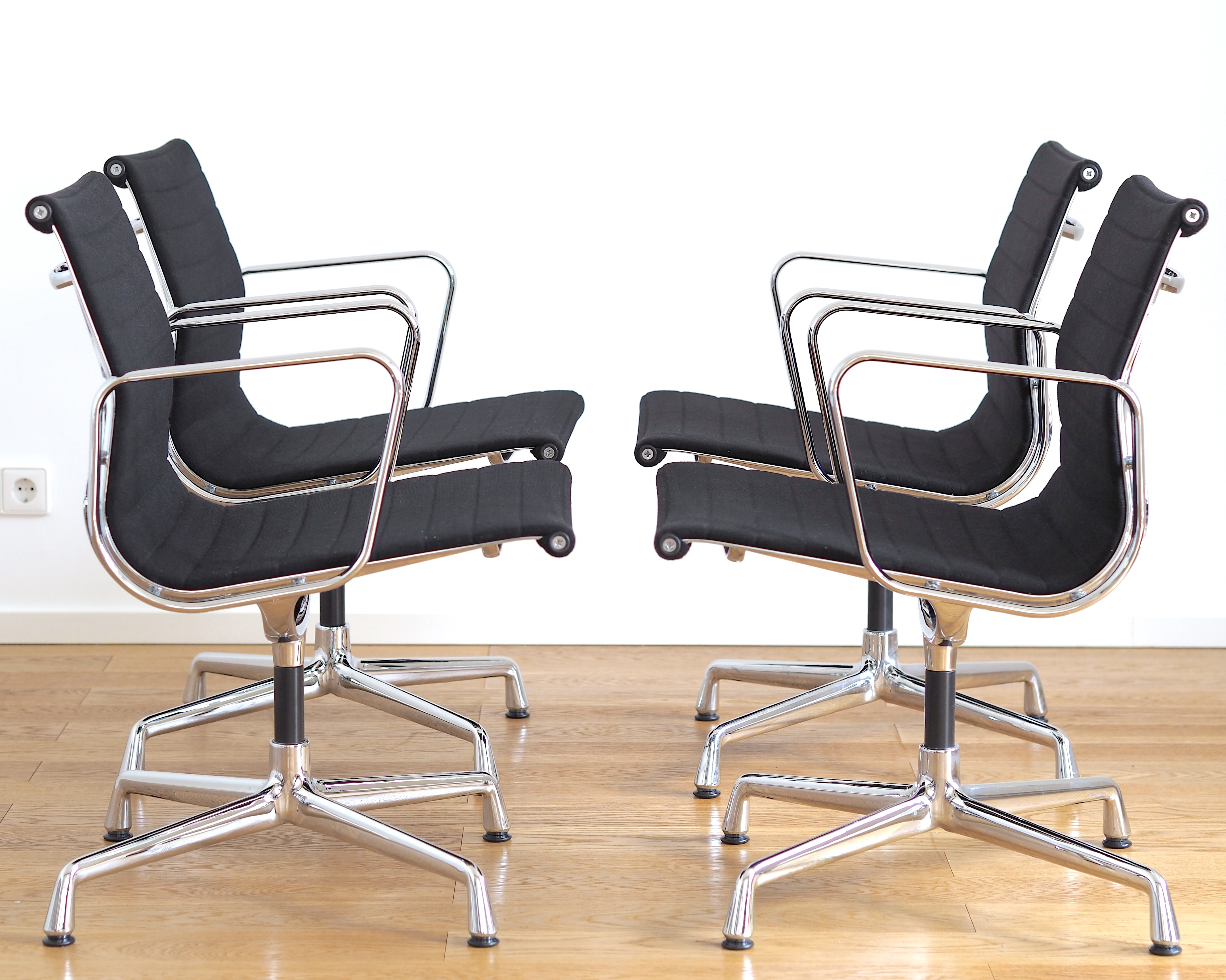 Aluminium Chair EA 107 Hopsack Black