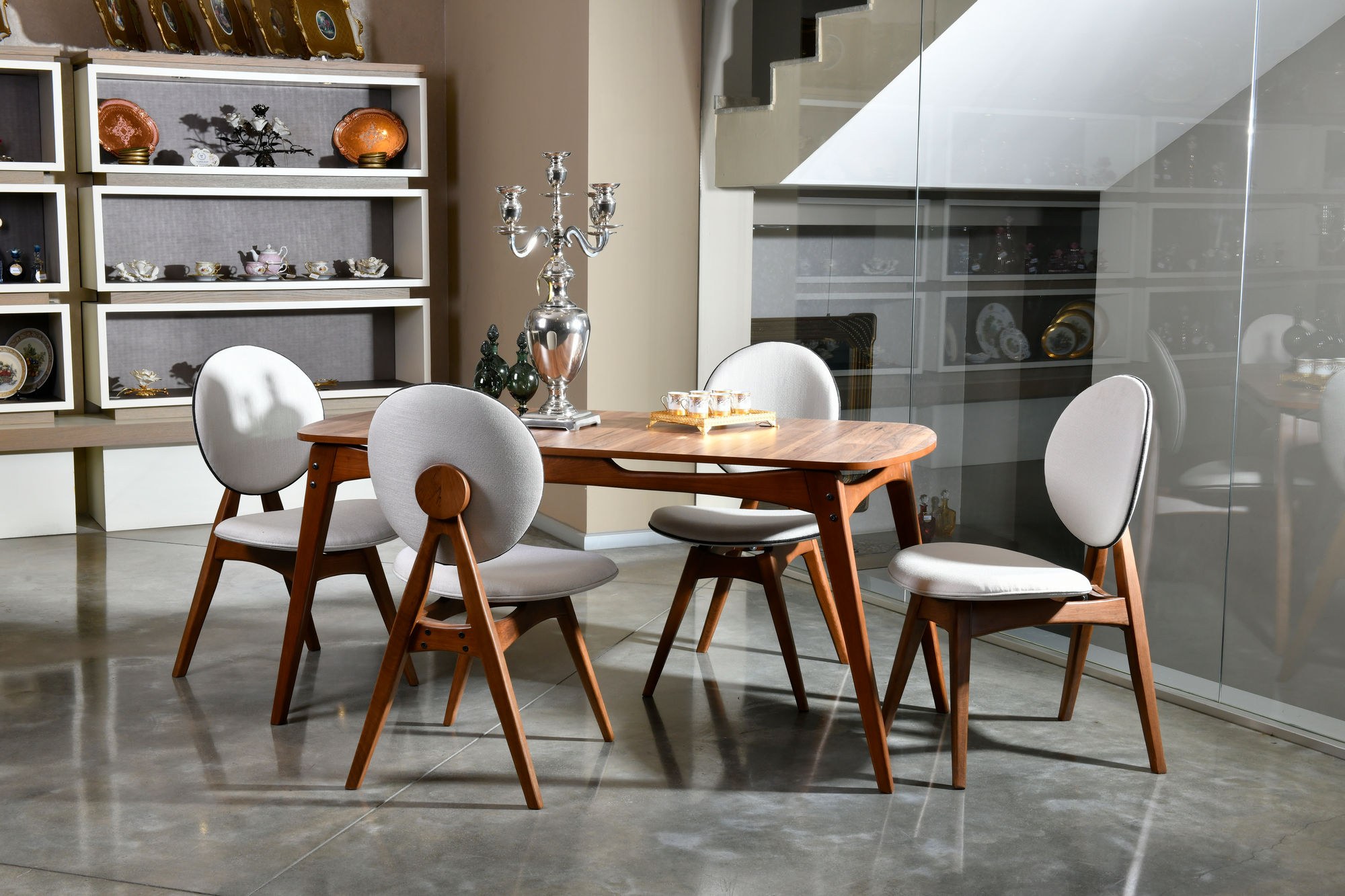 Touch Dining table set 5-piece. Linen Cream