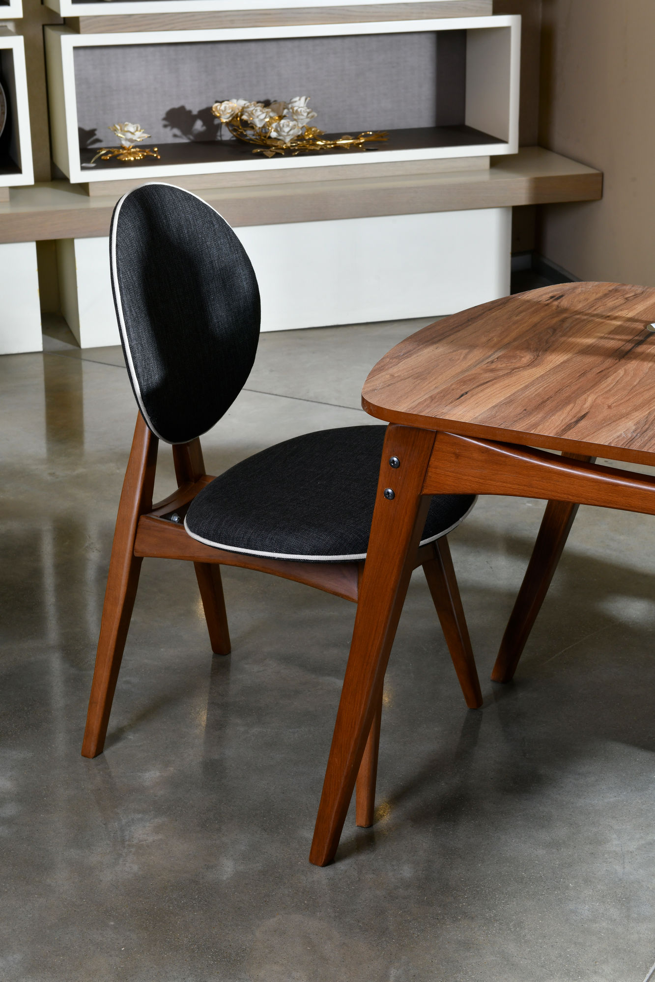 Touch Dining table set 5-piece. Linen Anthracite