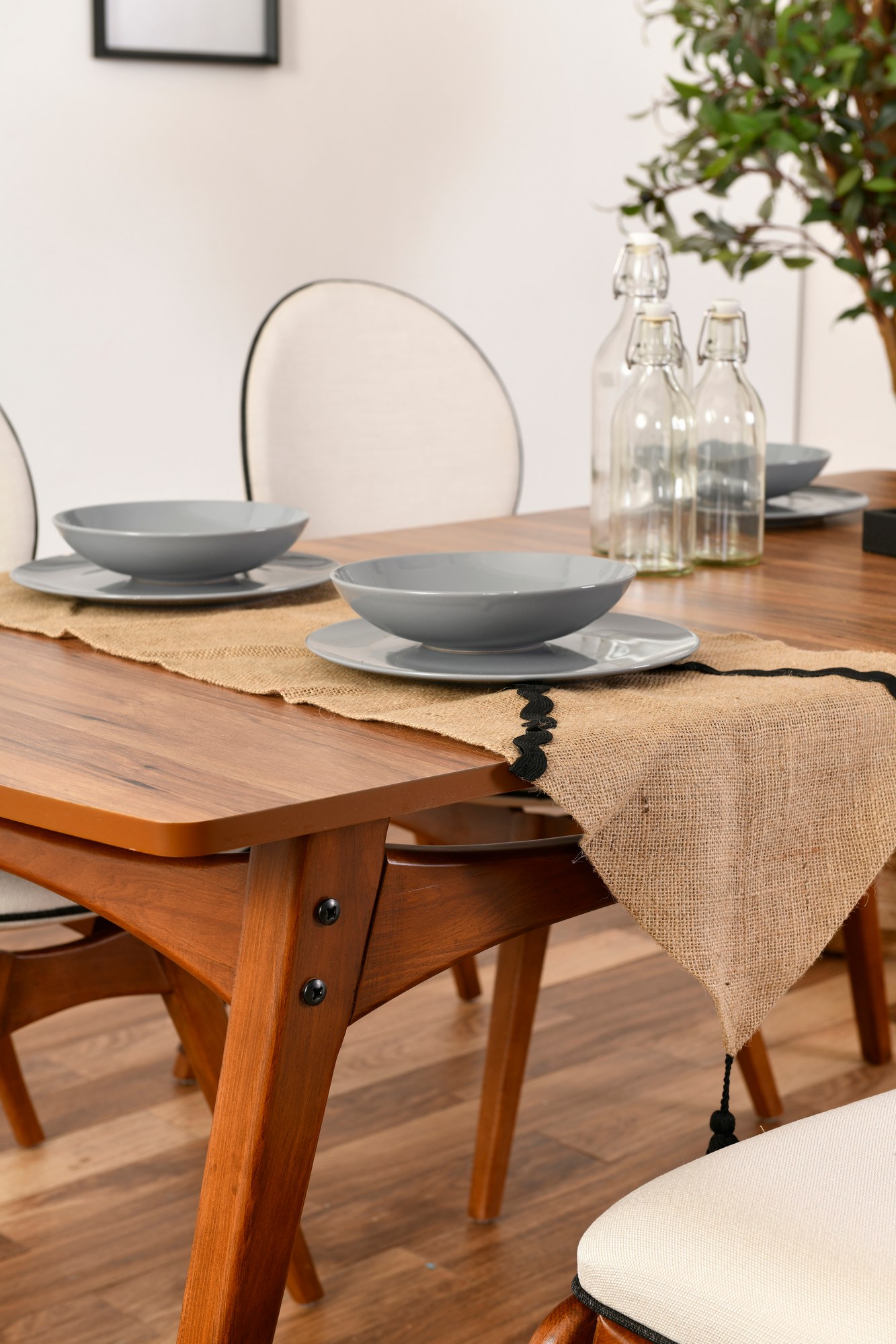 Touch Dining table set 4-pc. Nubuck leather Cream