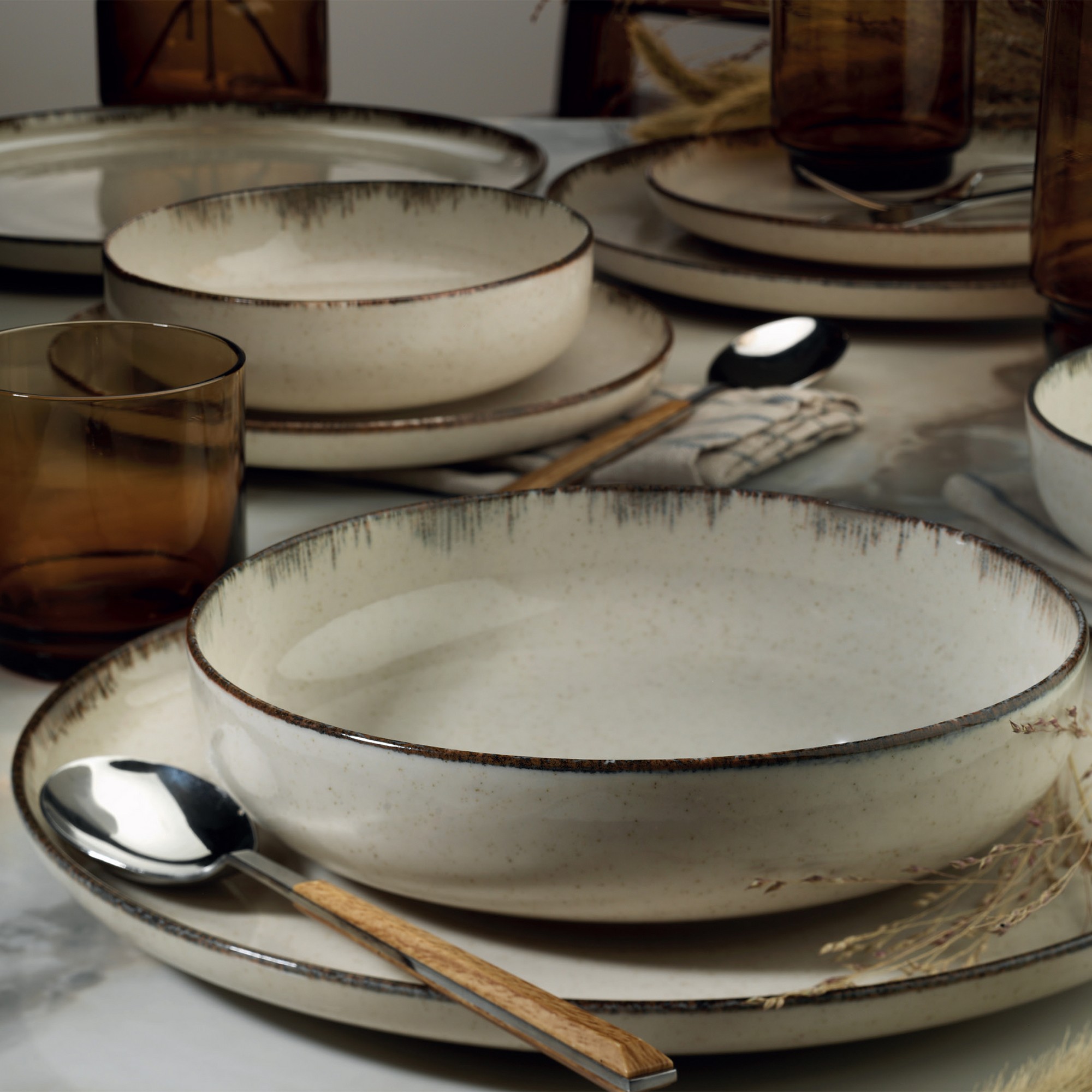 Tableware set 24-piece porcelain cinnamon