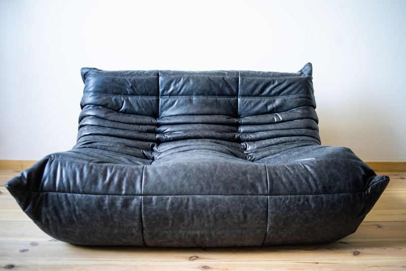 Togo Sofa 2-seater Pull-Up Leather Black
