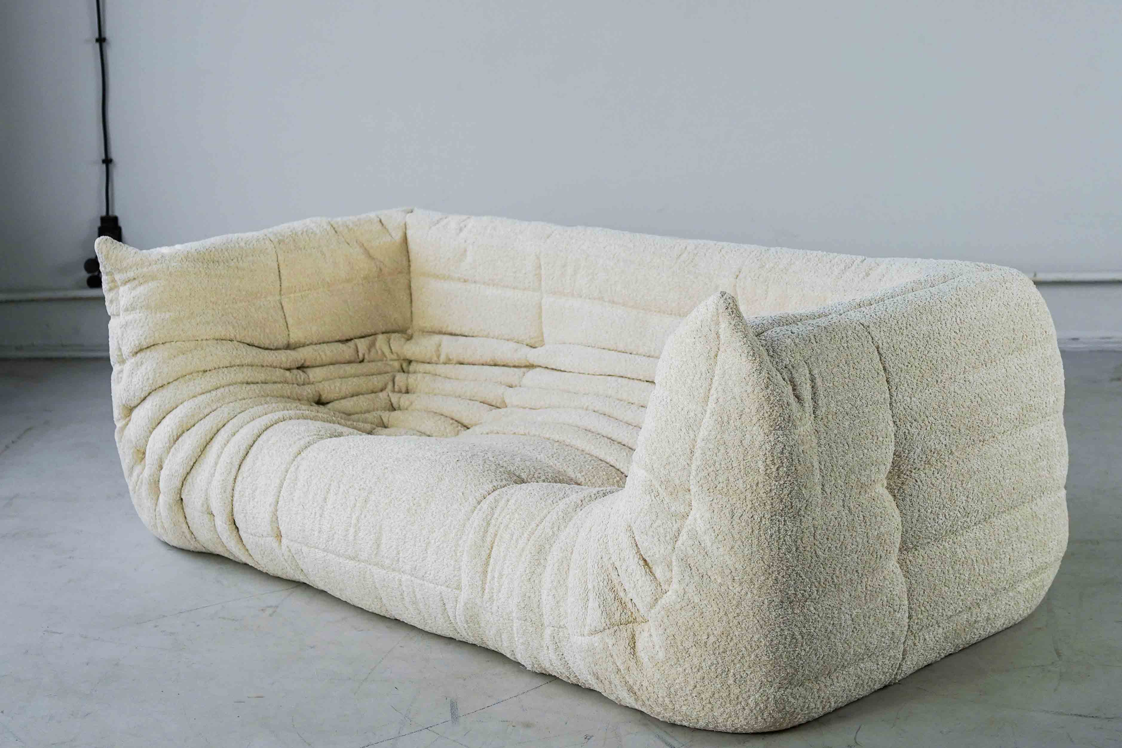 Togo Sofa 2-seater with Armrest Bouclé White