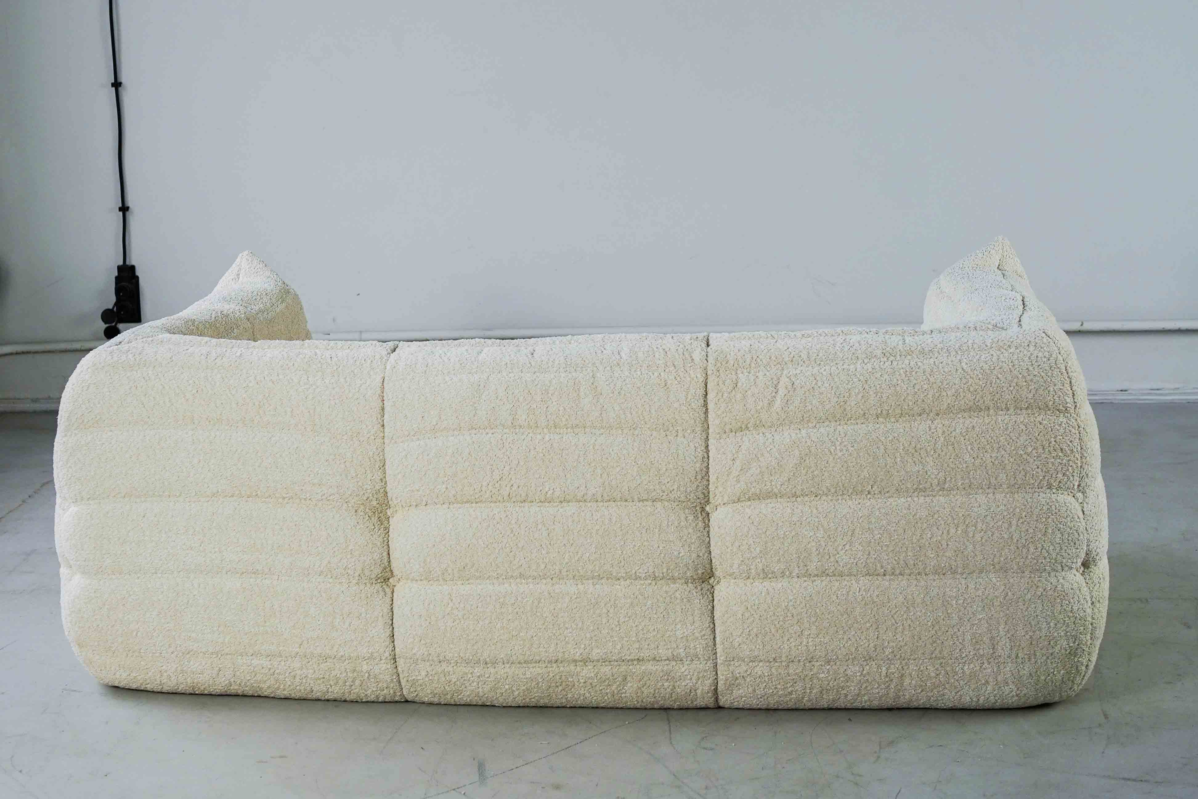 Togo Sofa 2-seater with Armrest Bouclé White