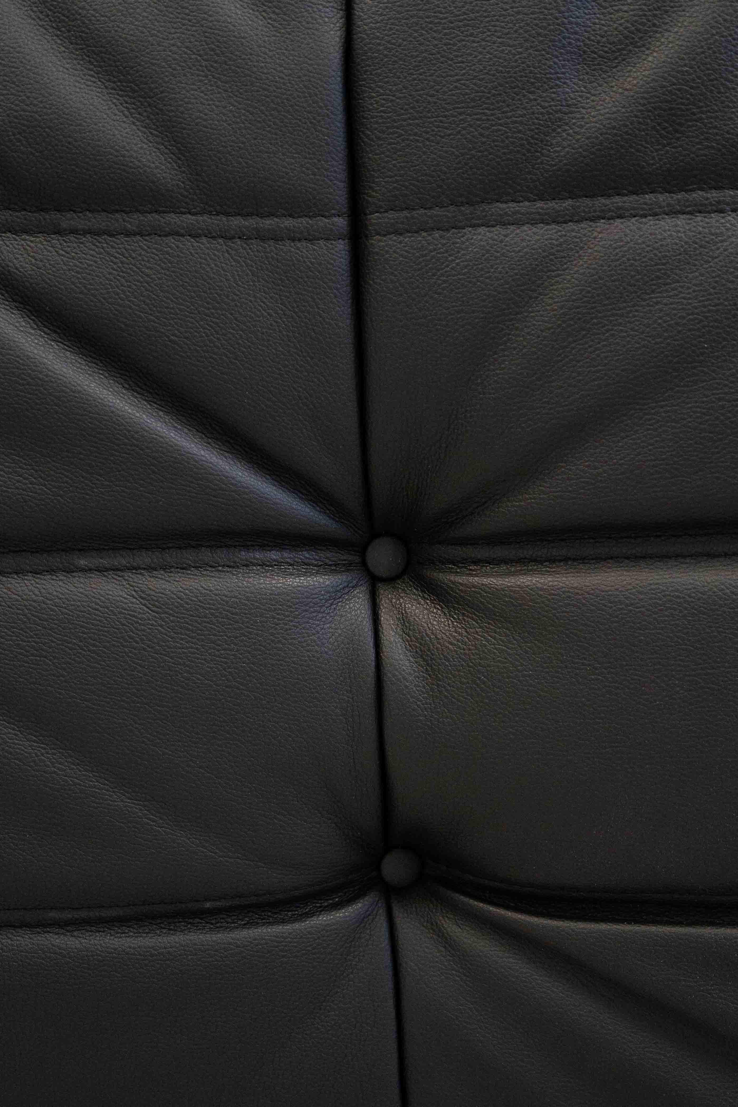 Divano Togo 2 posti con braccioli Pelle Madras Nero
