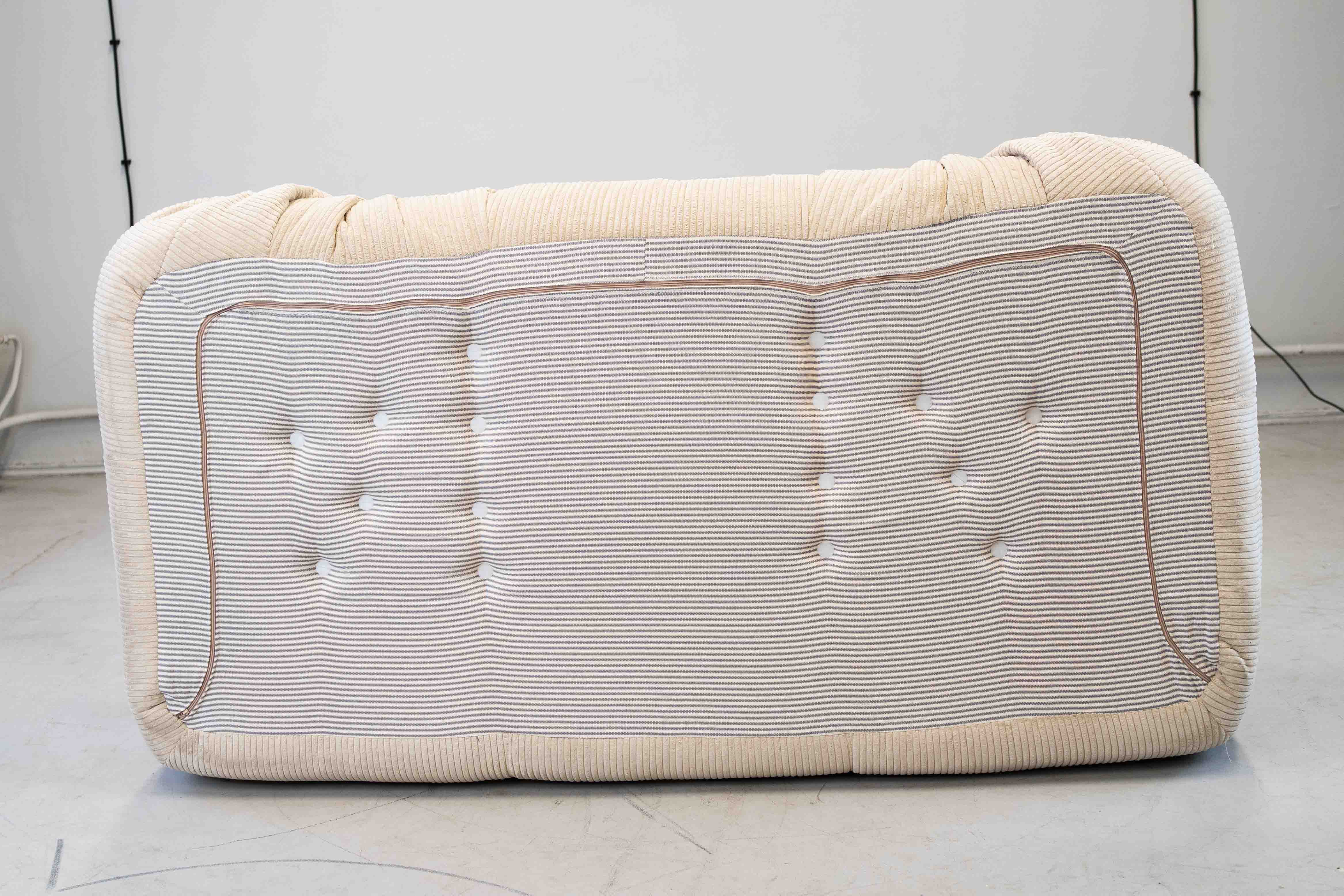 Togo Sofa 2-seater with armrest Cord Beige