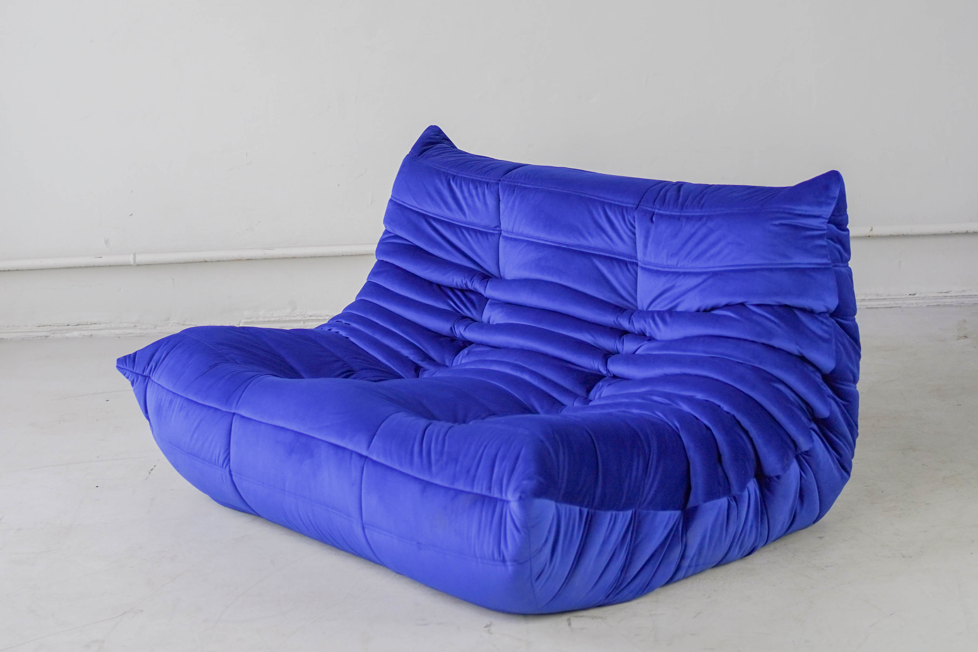 Togo Sofa 2-seater velvet cobalt blue