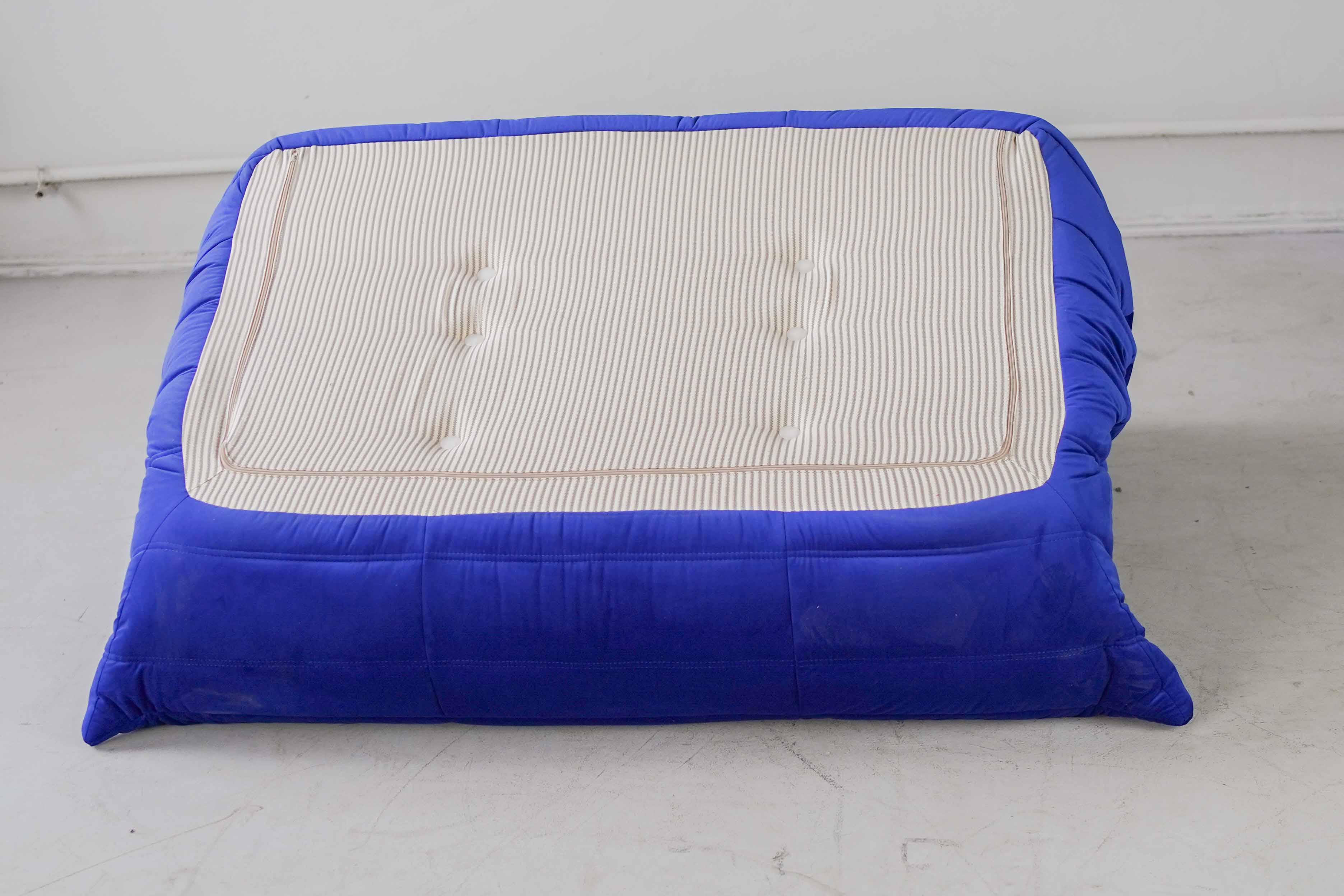 Togo Sofa 2-seater velvet cobalt blue