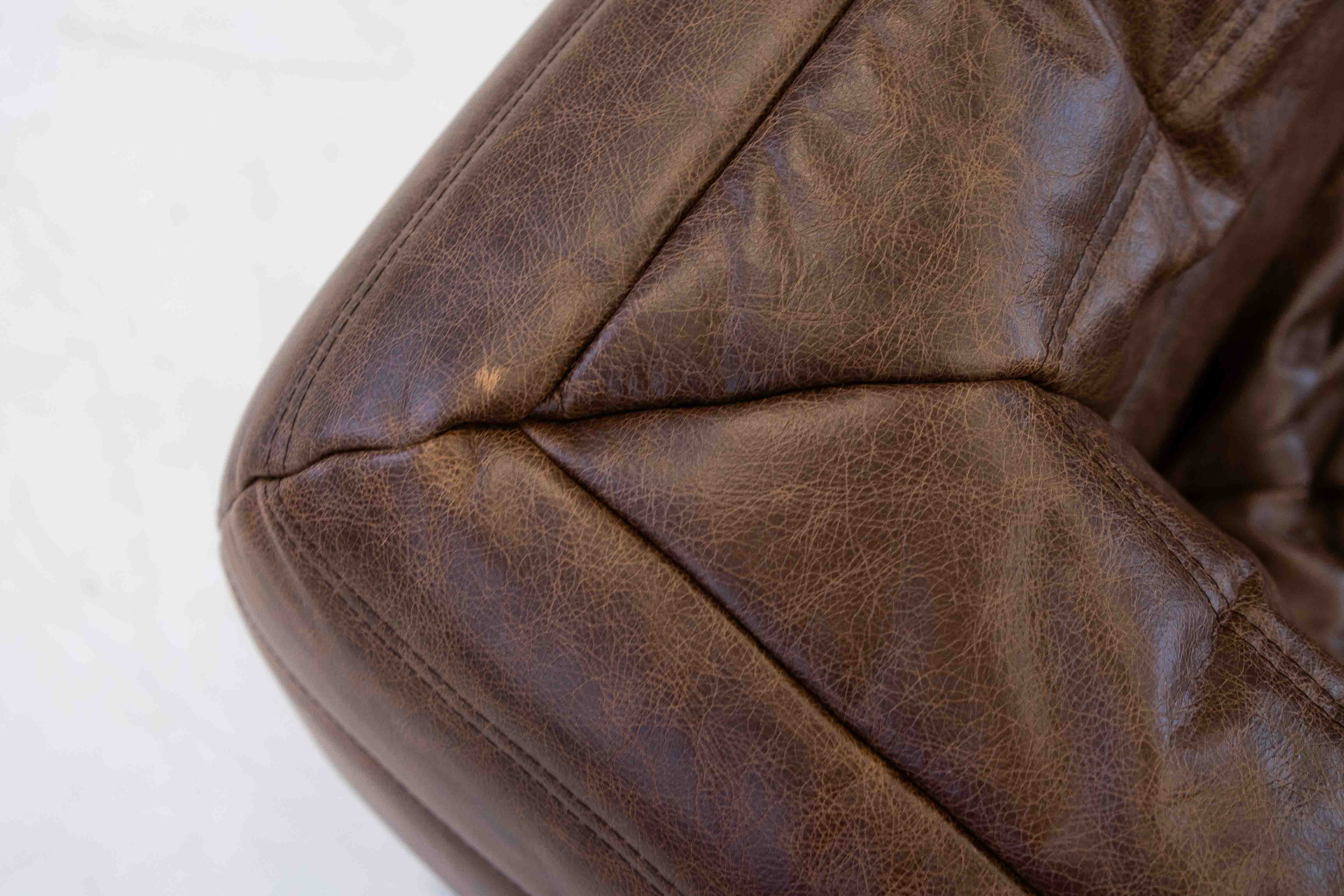 Togo Sofa 2-seater with armrest Pull-Up leather walnut brown