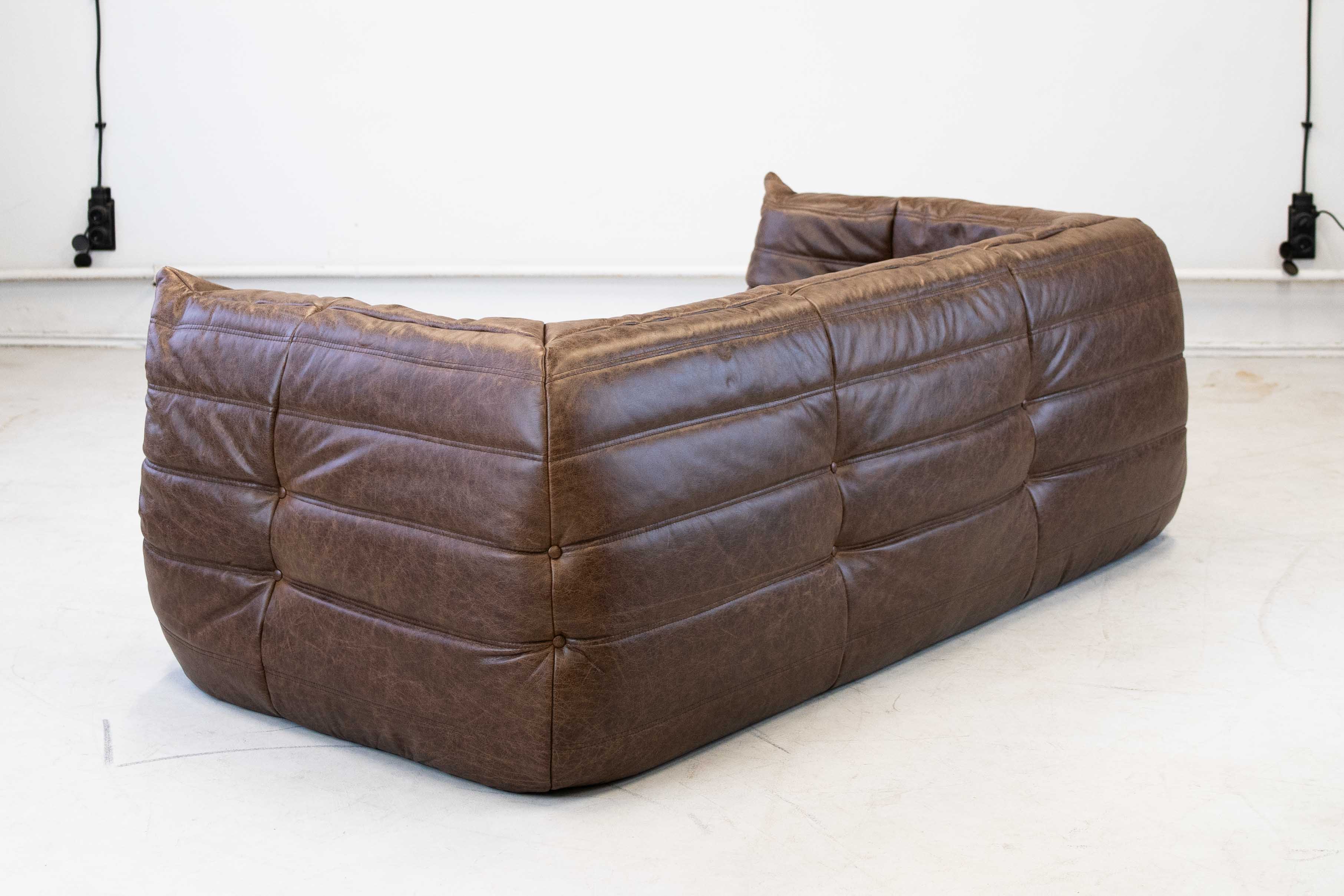 Togo Sofa 2-seater with armrest Pull-Up leather walnut brown